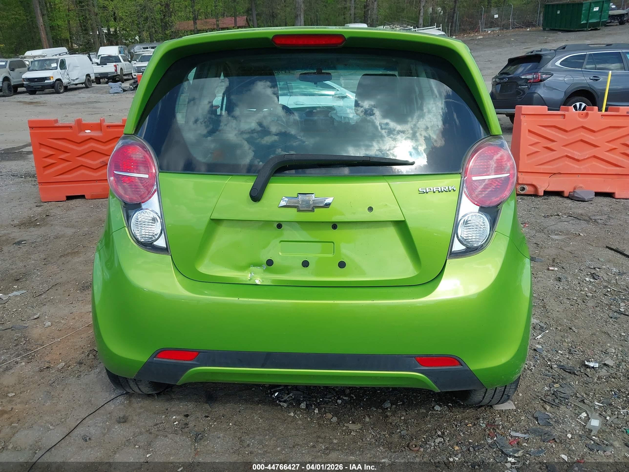 2015 Chevrolet Spark Ls Cvt Green vin: KL8CB6S90FC808886