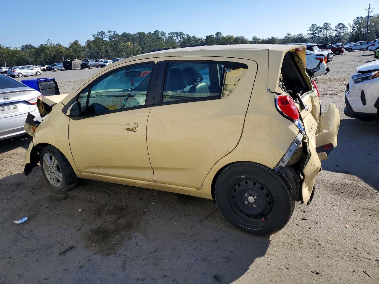 2013 Chevrolet Spark Ls Yellow vin: KL8CB6S92DC554143