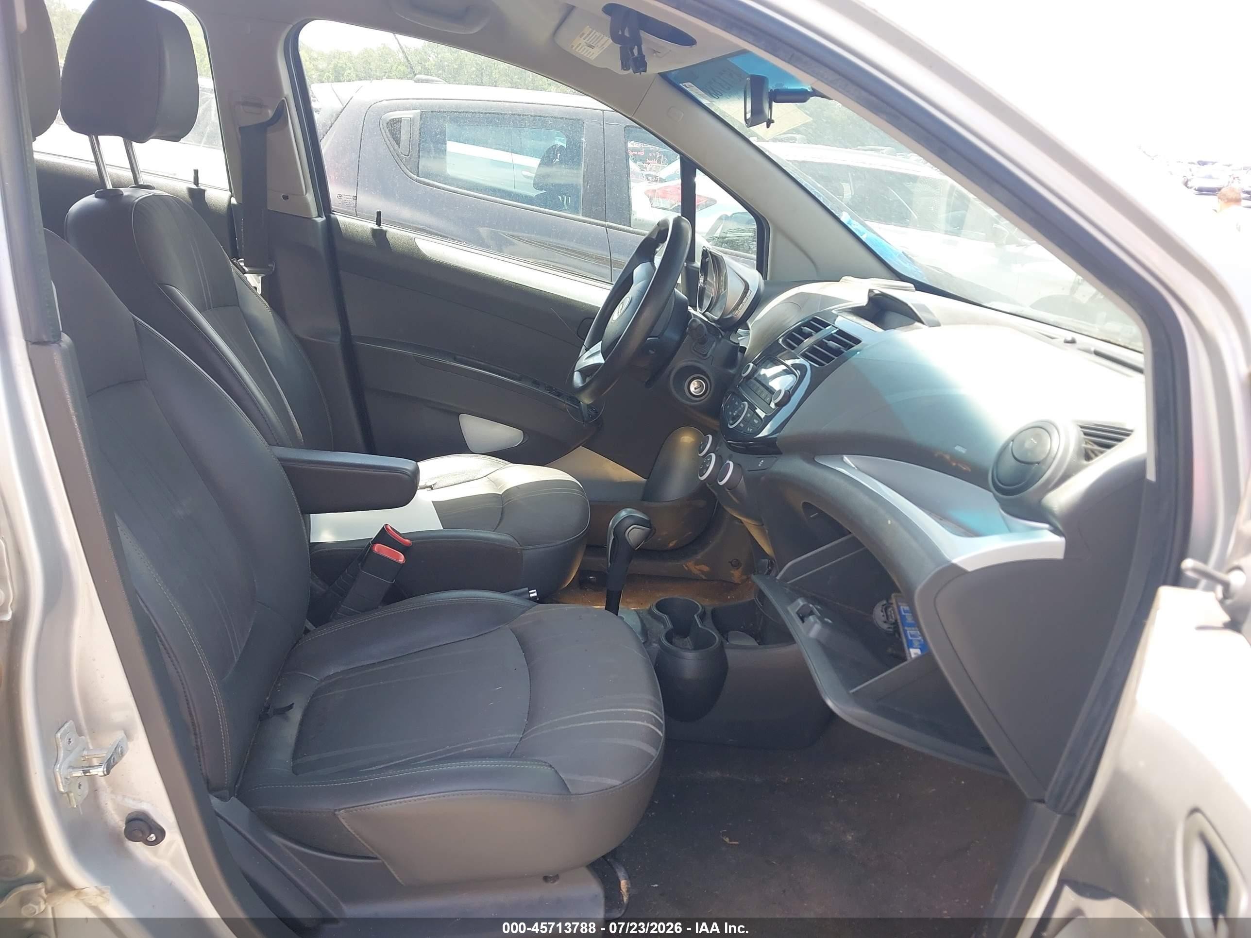 2014 Chevrolet Spark Ls Auto Серебряный vin: KL8CB6S92EC530166