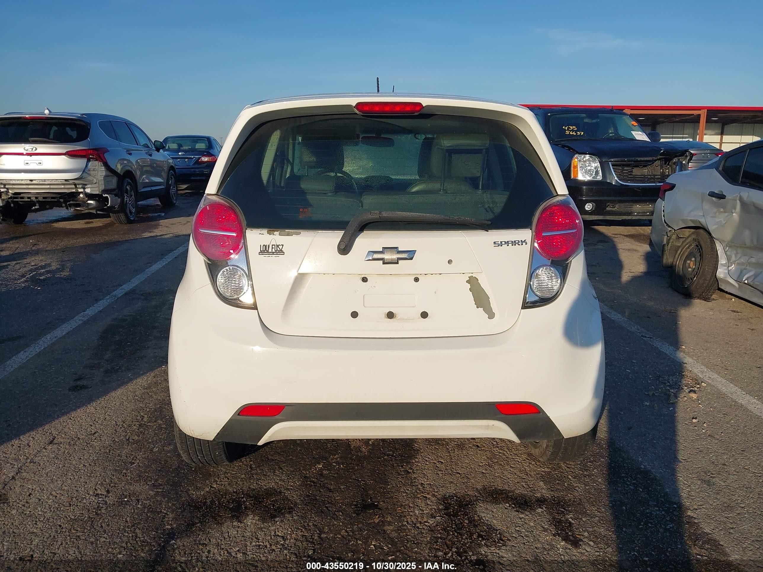 2015 Chevrolet Spark Ls Cvt White vin: KL8CB6S92FC737965