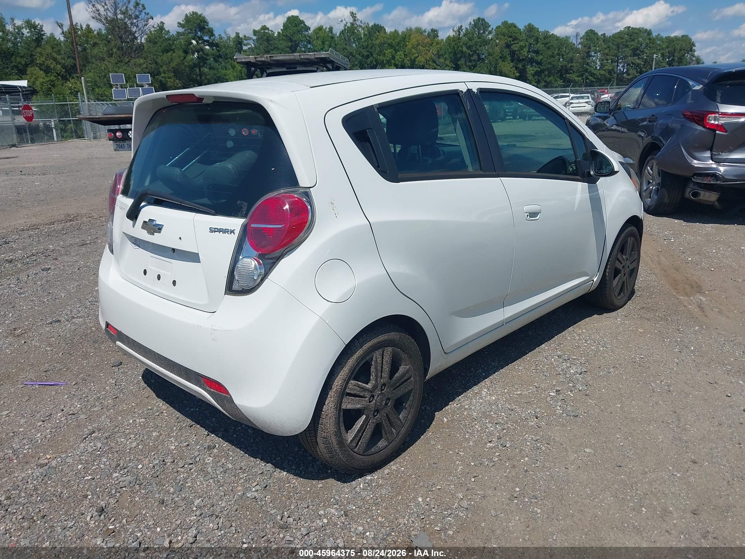 2015 Chevrolet Spark Ls Cvt White vin: KL8CB6S92FC801292