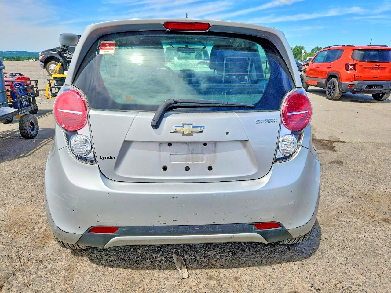 2014 Chevrolet Spark Ls Silver vin: KL8CB6S94EC540133