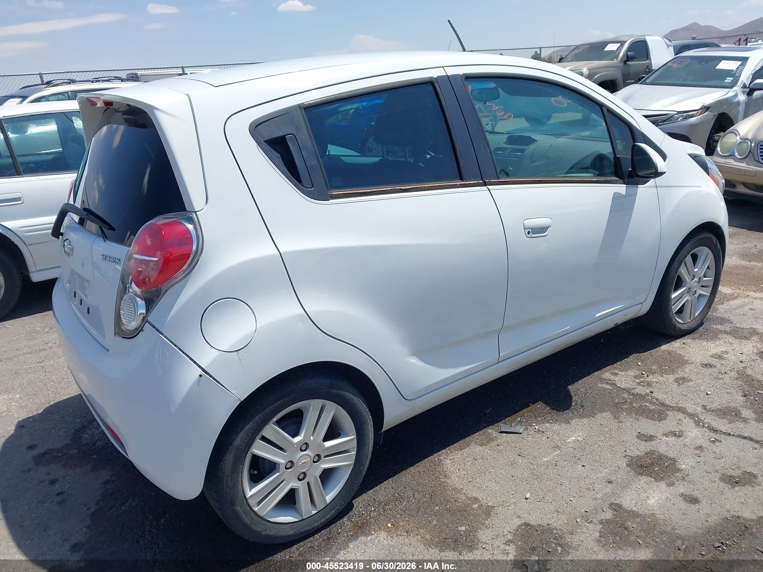 2014 Chevrolet Spark Ls Auto White vin: KL8CB6S94EC547955