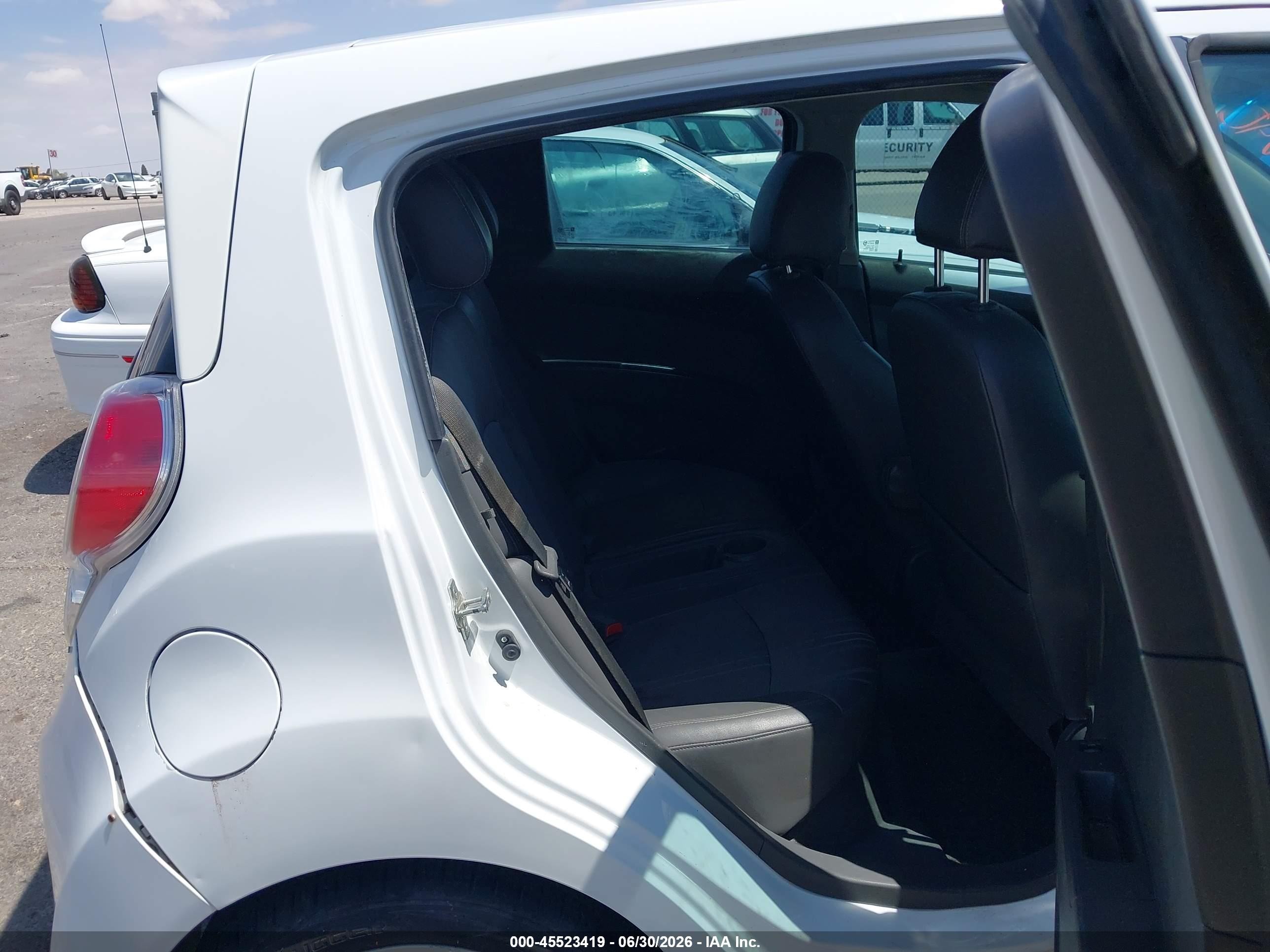 2014 Chevrolet Spark Ls Auto White vin: KL8CB6S94EC547955