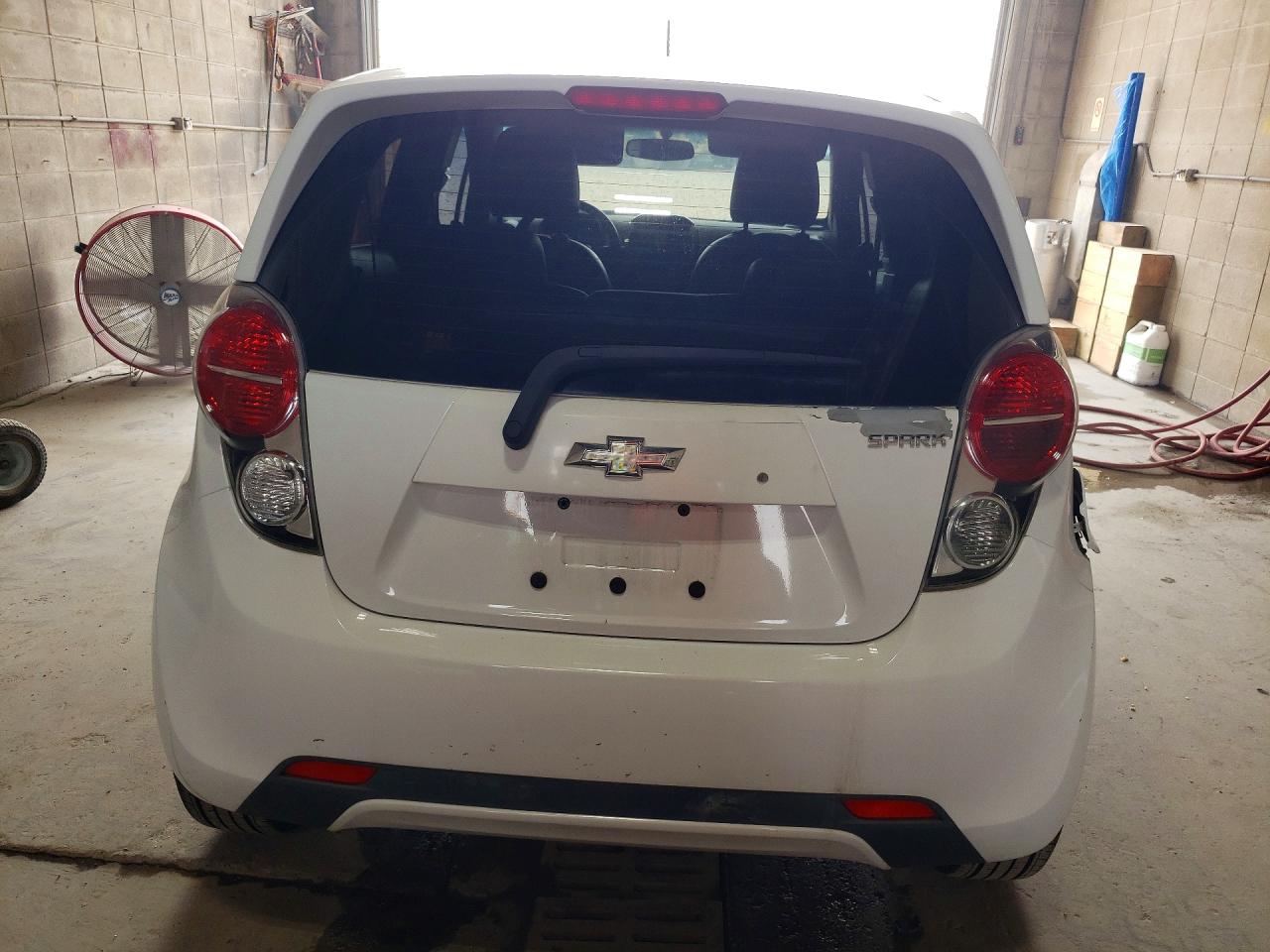 2015 Chevrolet Spark Ls White vin: KL8CB6S96FC737953