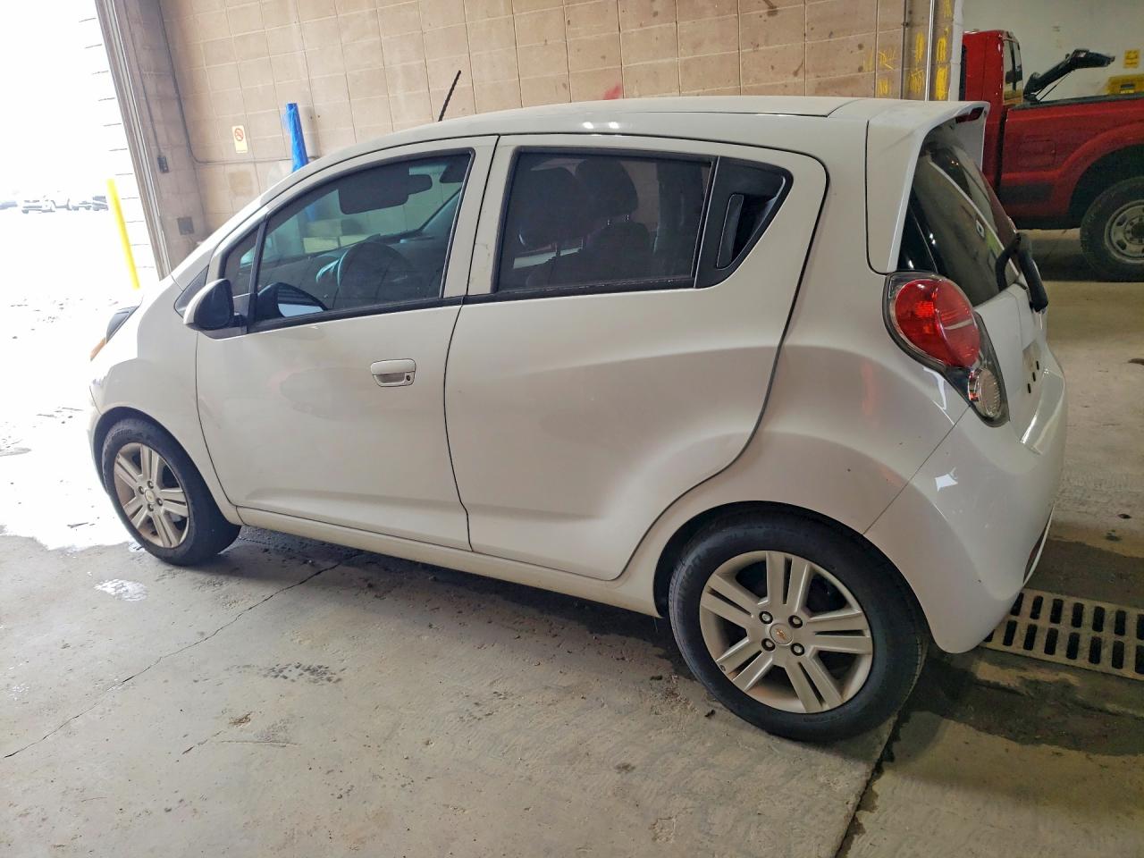 2015 Chevrolet Spark Ls White vin: KL8CB6S96FC737953