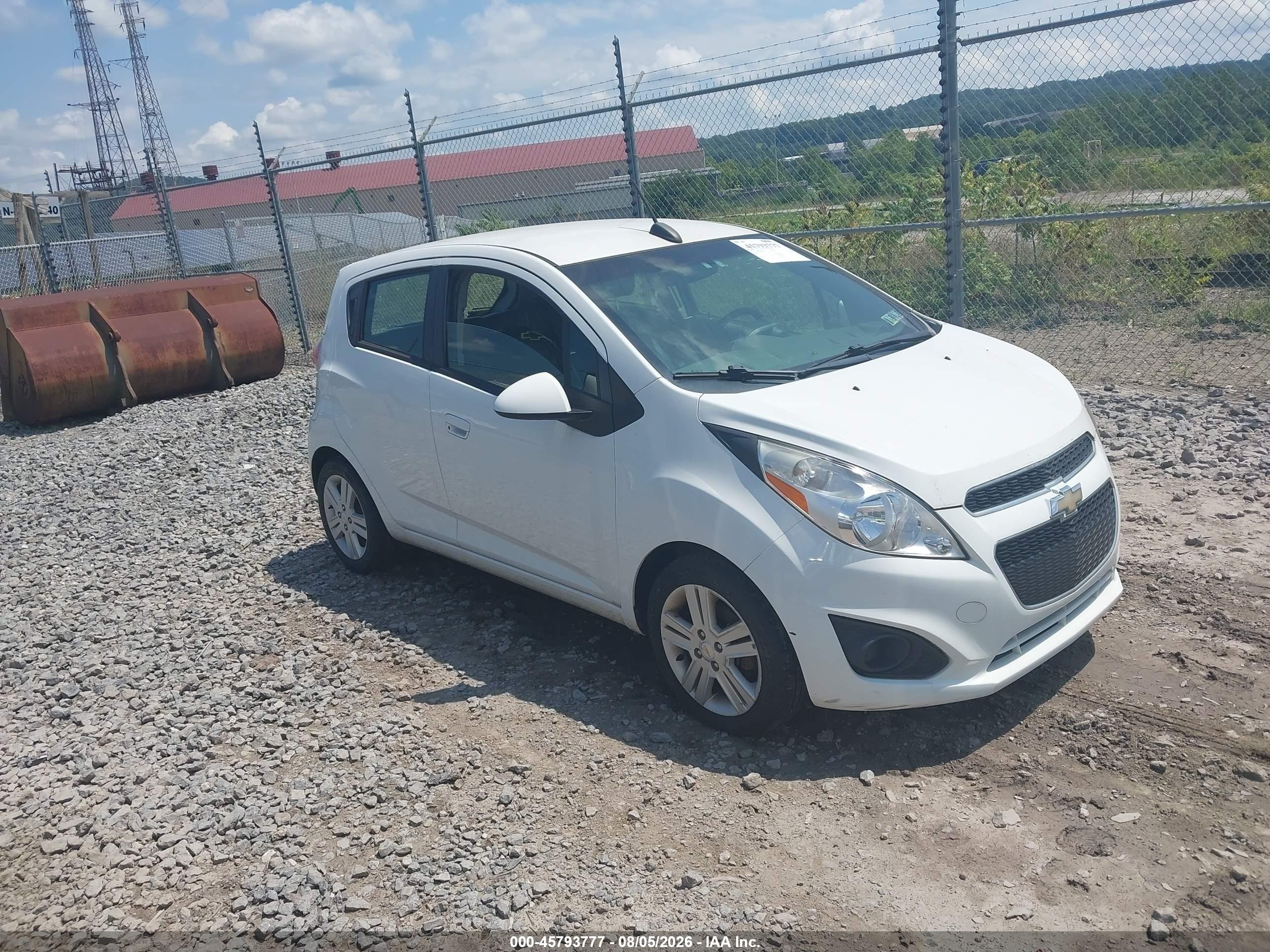 2015 Chevrolet Spark Ls Cvt Белый vin: KL8CB6S96FC753389