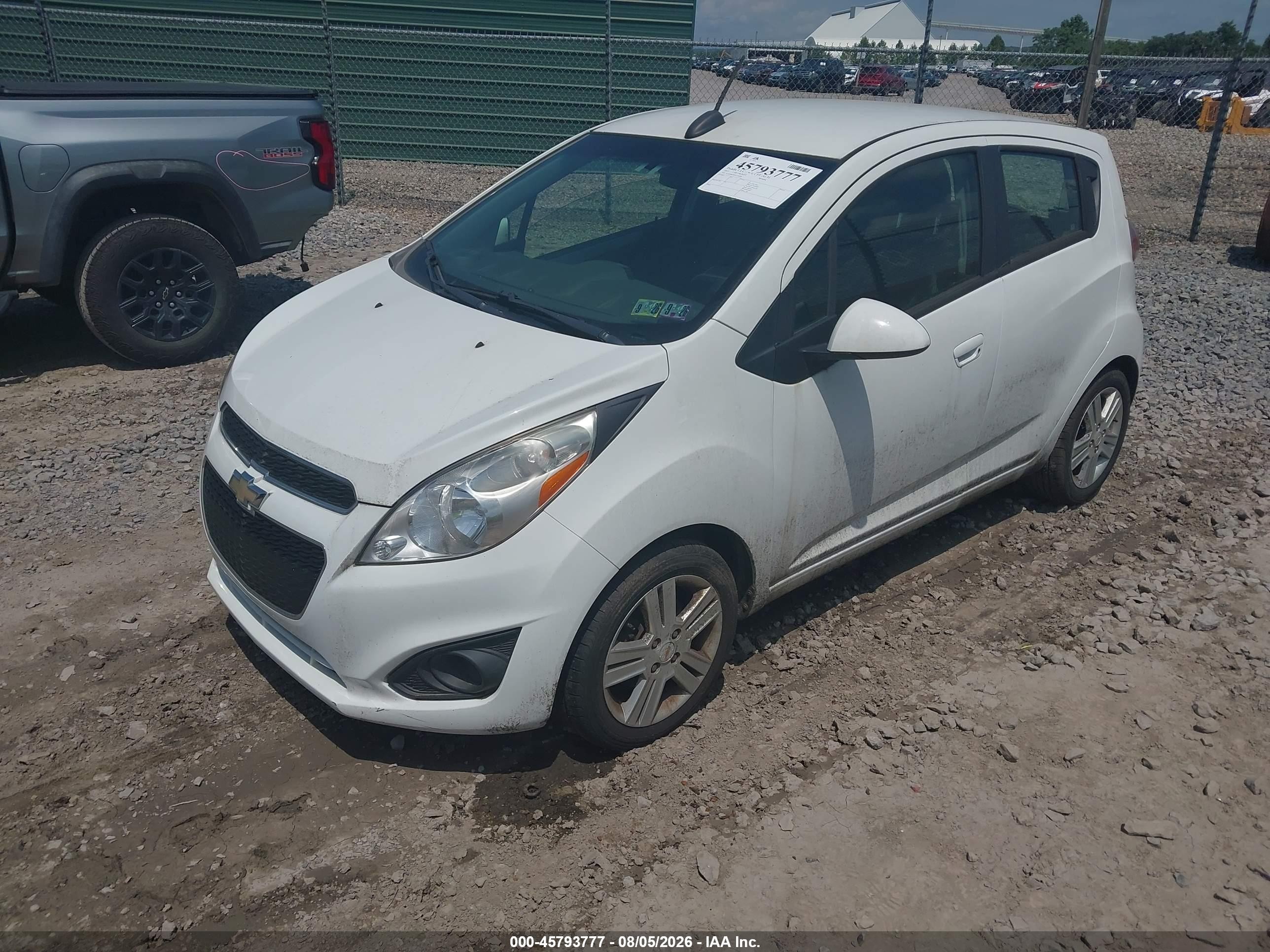 2015 Chevrolet Spark Ls Cvt Белый vin: KL8CB6S96FC753389