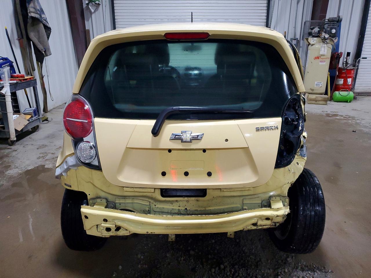 2014 Chevrolet Spark Ls Yellow vin: KL8CB6S97EC578309