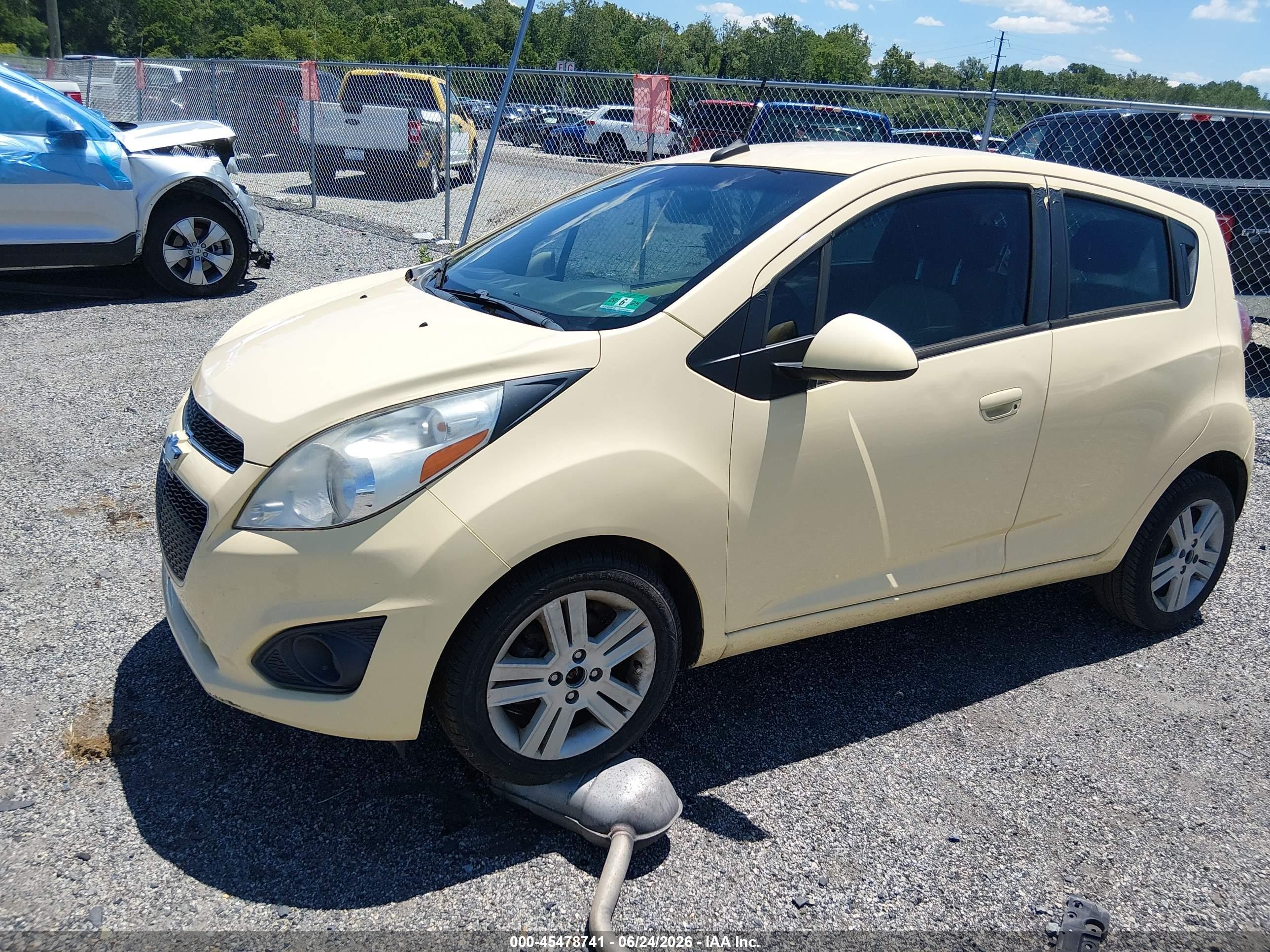 2014 Chevrolet Spark Ls Auto Yellow vin: KL8CB6S98EC491762