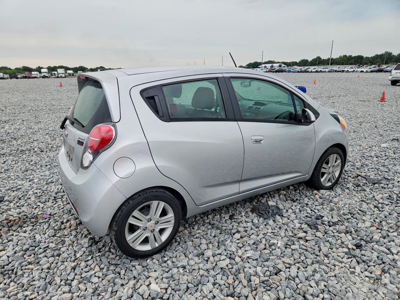 2015 Chev Spark Silver vin: KL8CB6S9XFC749247