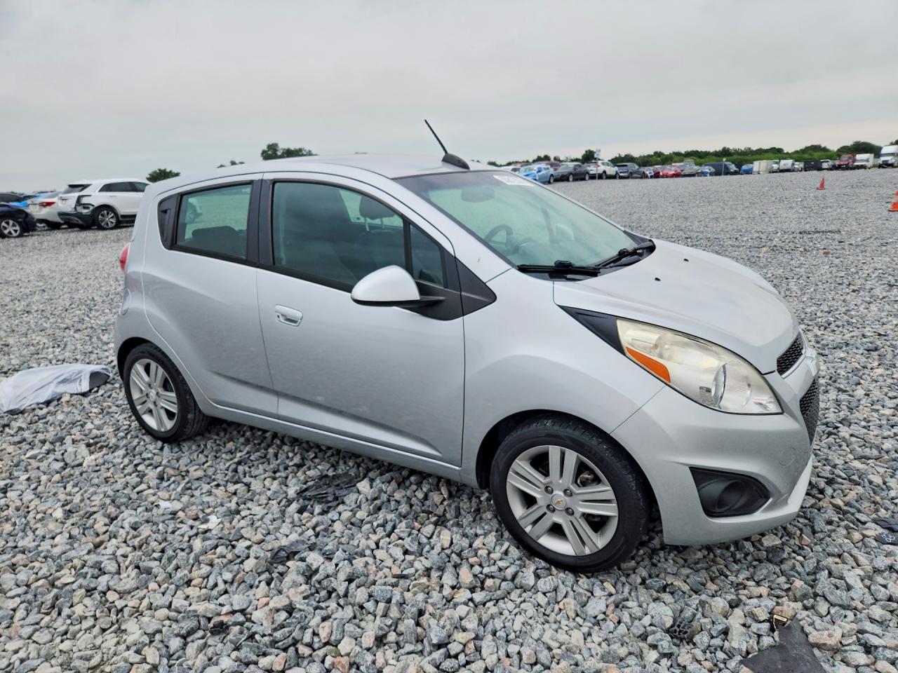 2015 Chev Spark Silver vin: KL8CB6S9XFC749247