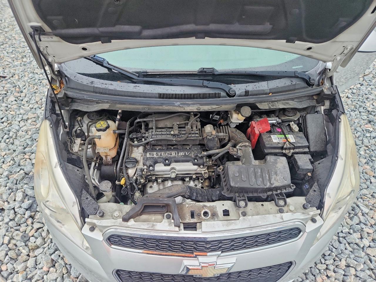 2015 Chev Spark Silver vin: KL8CB6S9XFC749247