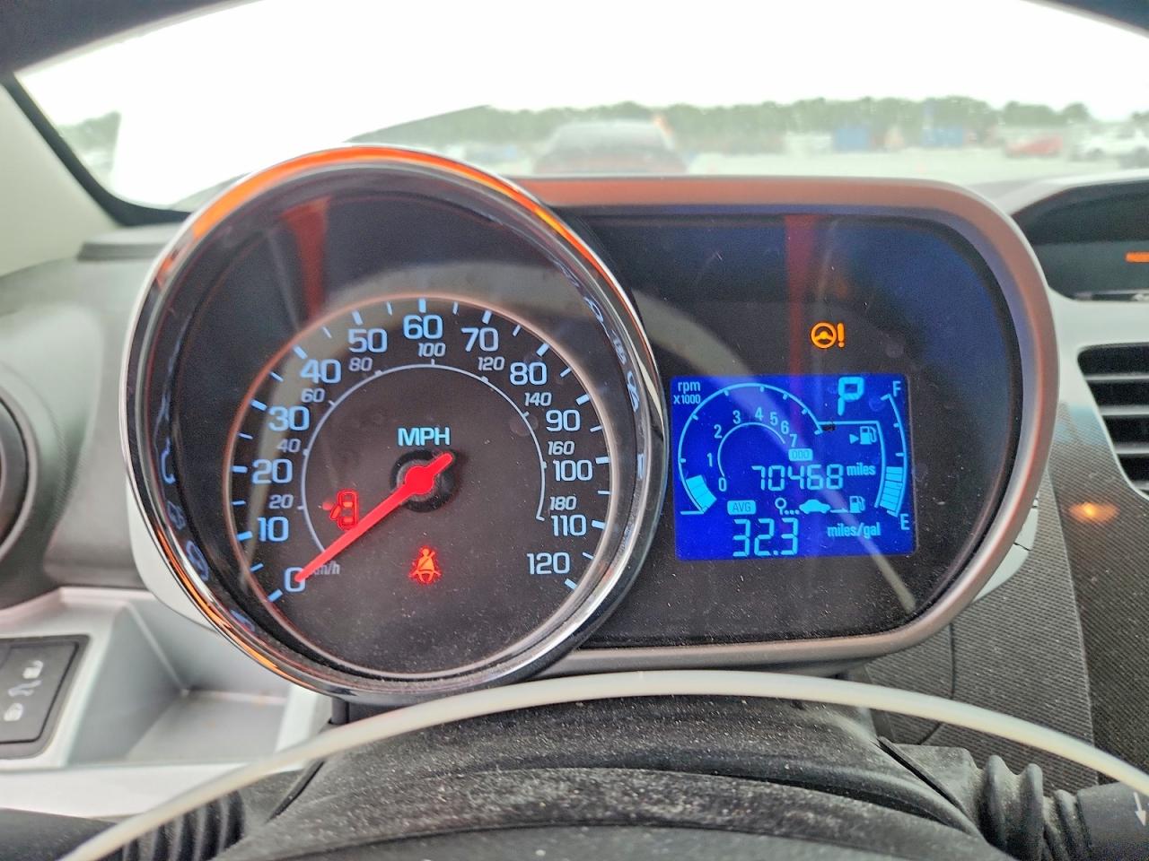 2015 Chev Spark Silver vin: KL8CB6S9XFC749247