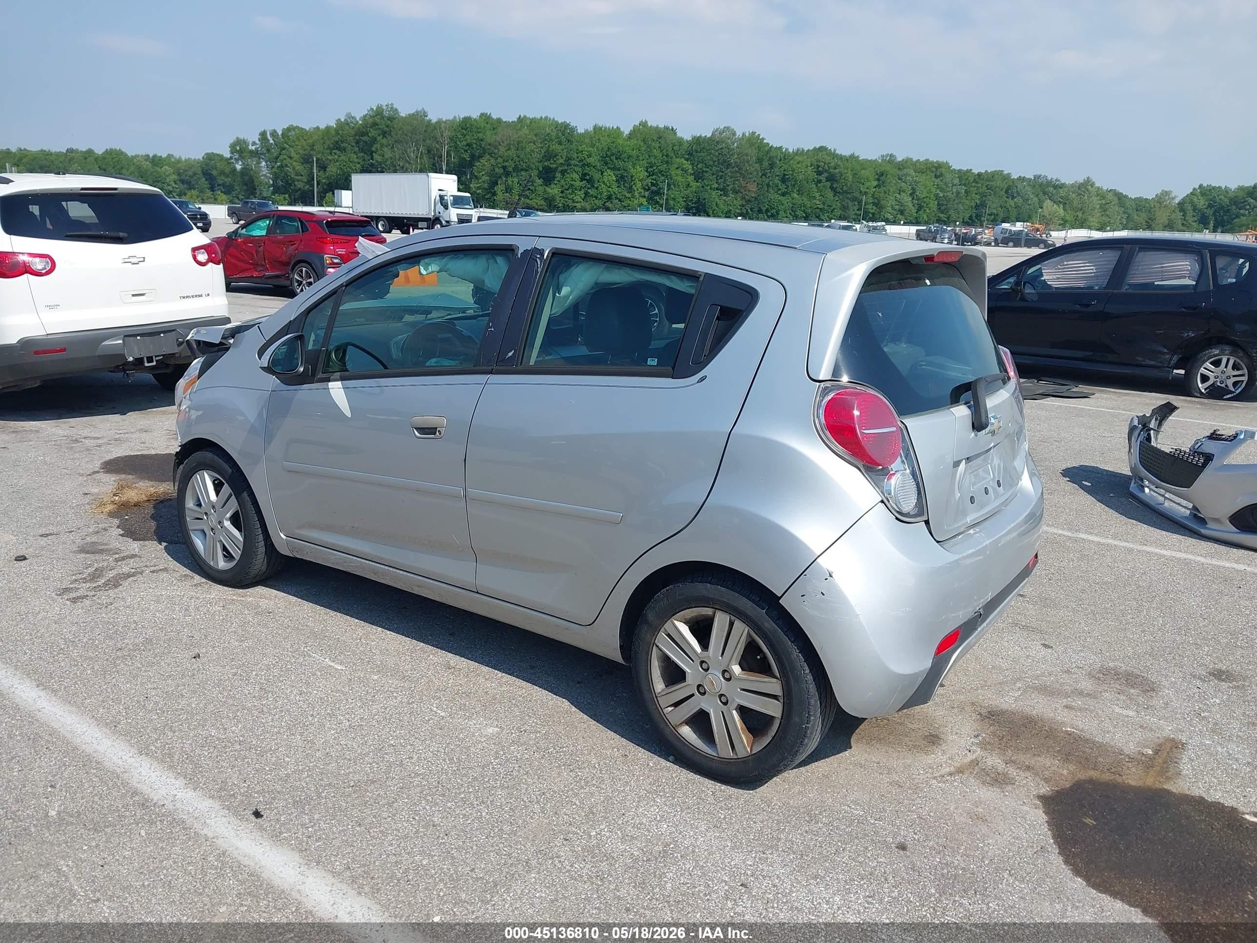 2015 Chevrolet Spark Ls Cvt Silver vin: KL8CB6S9XFC812850