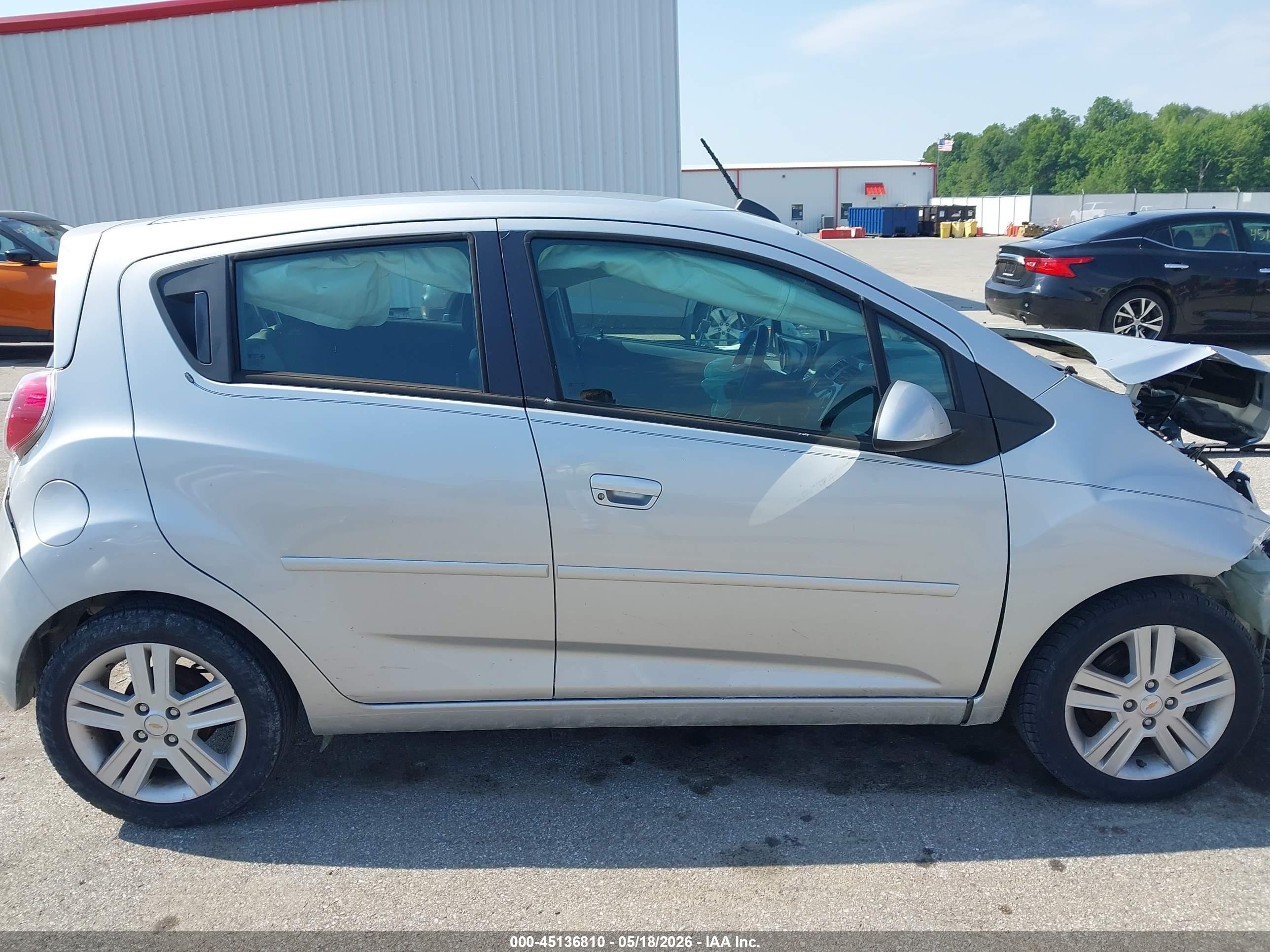 2015 Chevrolet Spark Ls Cvt Silver vin: KL8CB6S9XFC812850