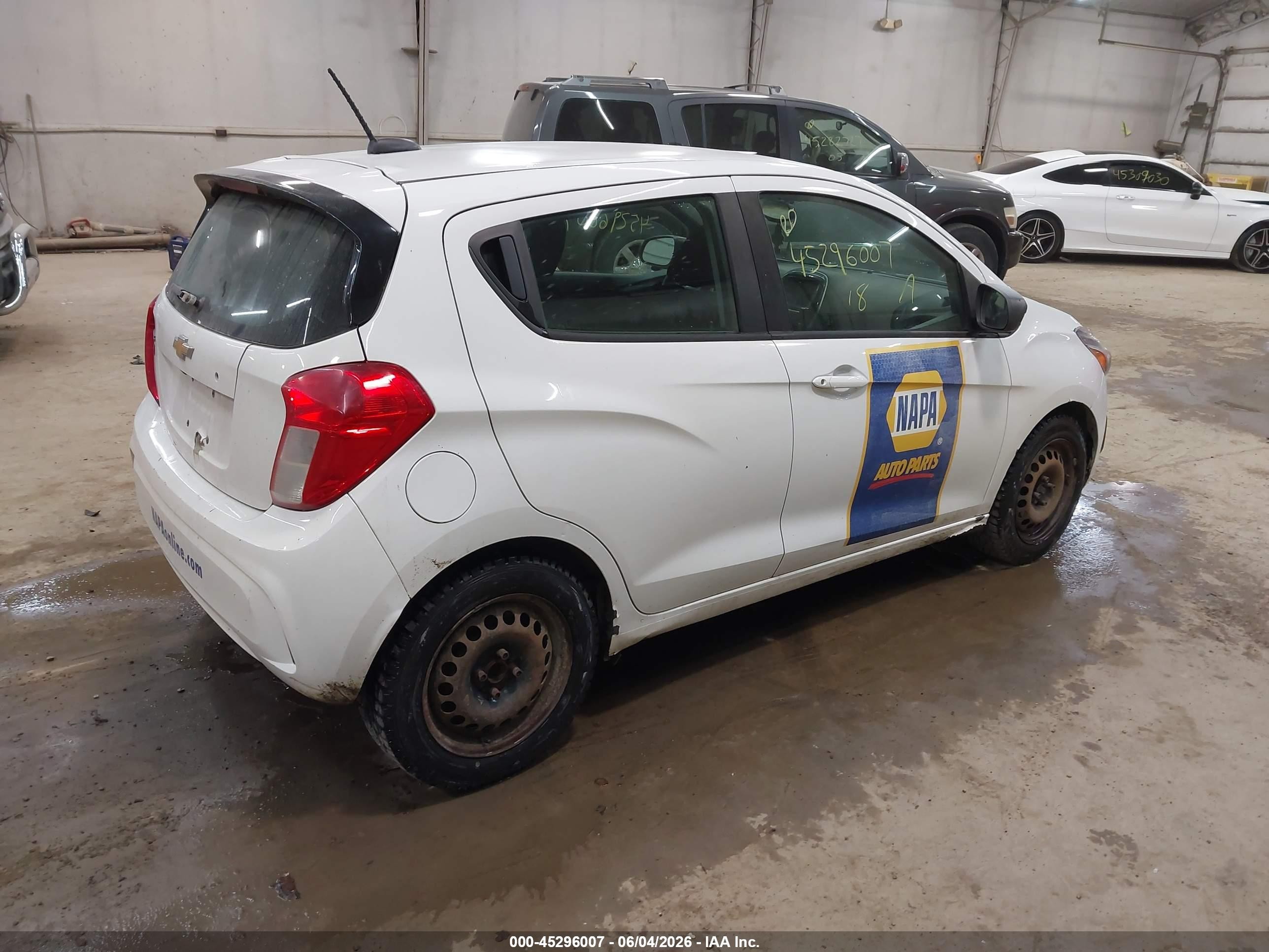 2018 Chevrolet Spark Ls Cvt White vin: KL8CB6SA1JC482440