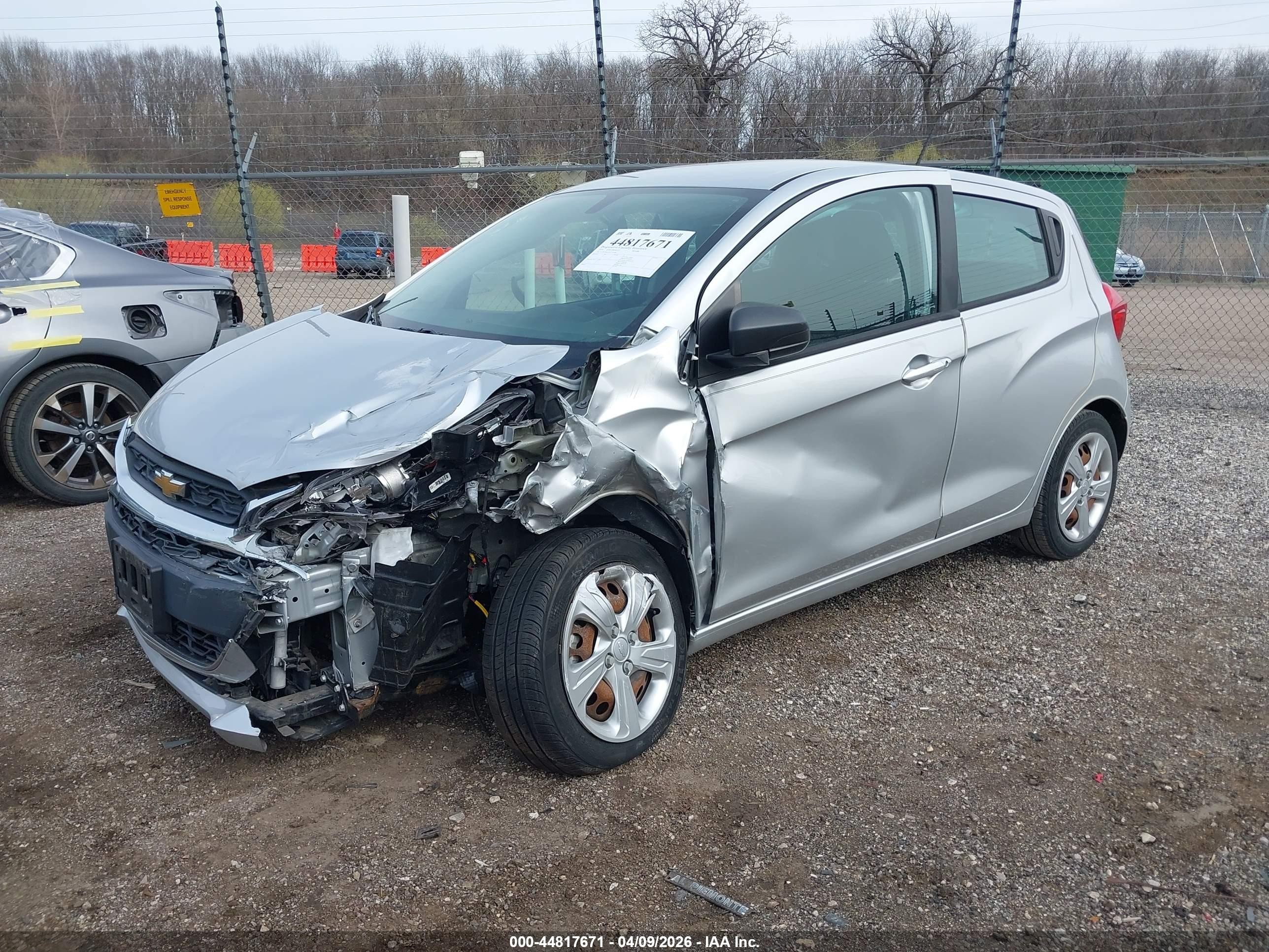 2019 Chevrolet Spark Ls Cvt Silver vin: KL8CB6SA2KC742068