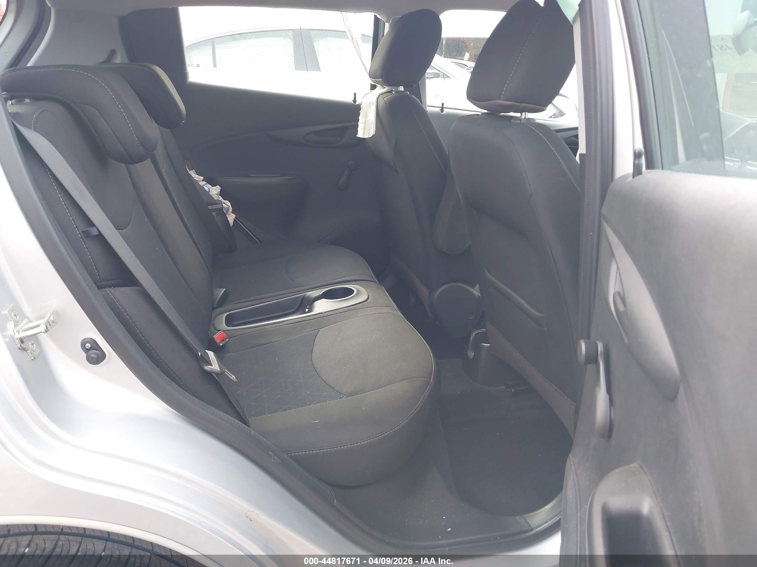 2019 Chevrolet Spark Ls Cvt Silver vin: KL8CB6SA2KC742068