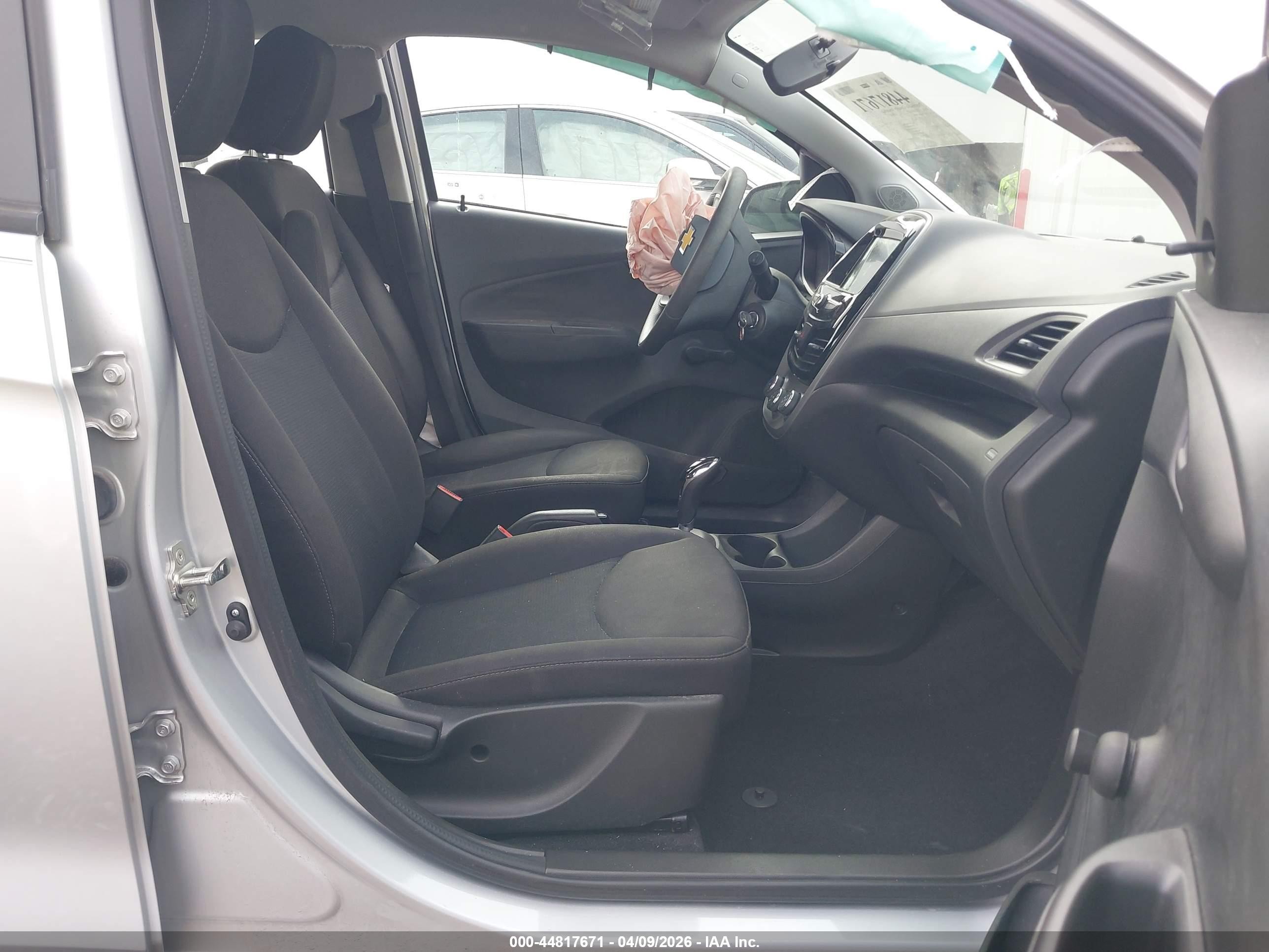 2019 Chevrolet Spark Ls Cvt Silver vin: KL8CB6SA2KC742068