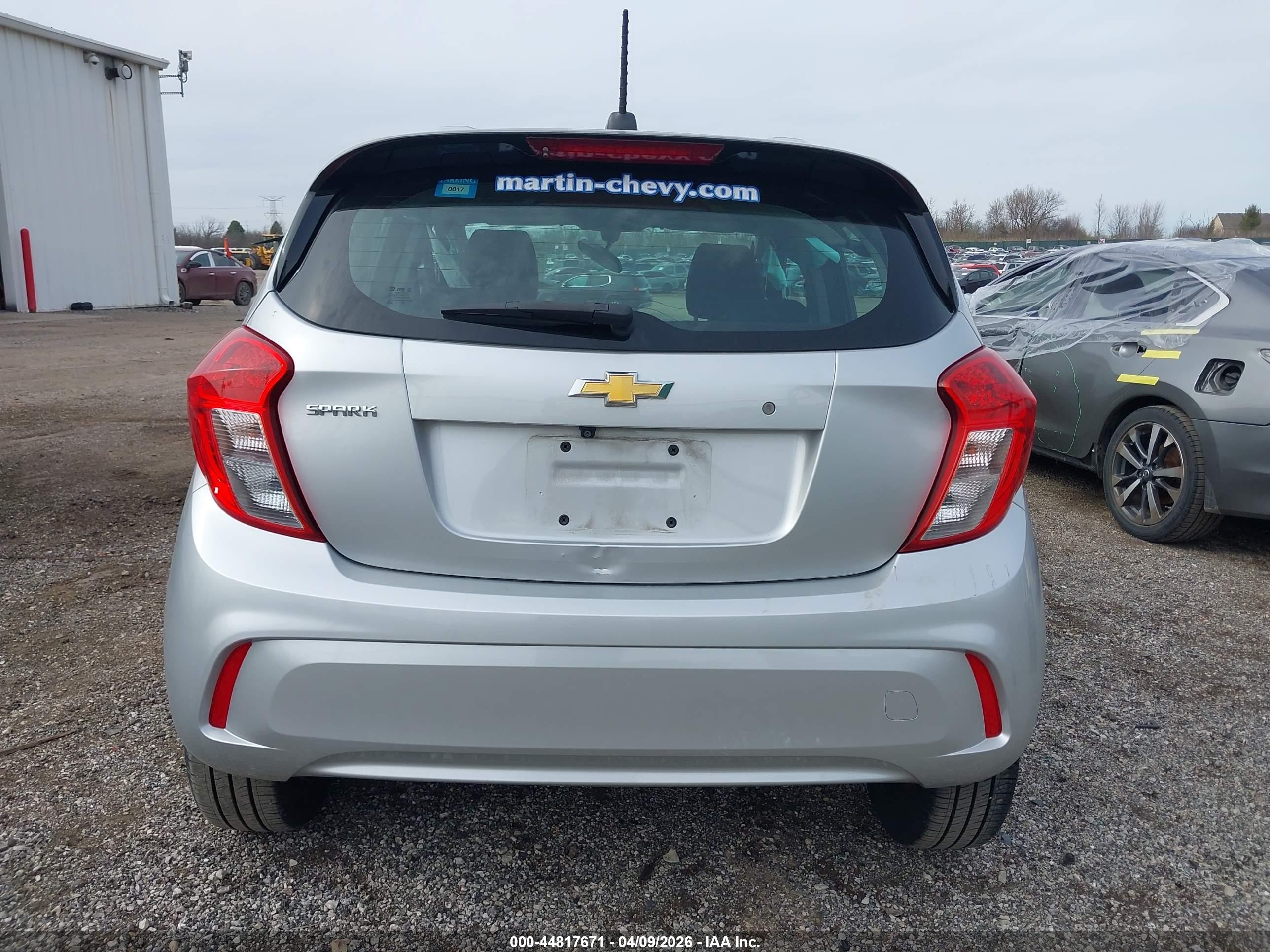 2019 Chevrolet Spark Ls Cvt Silver vin: KL8CB6SA2KC742068