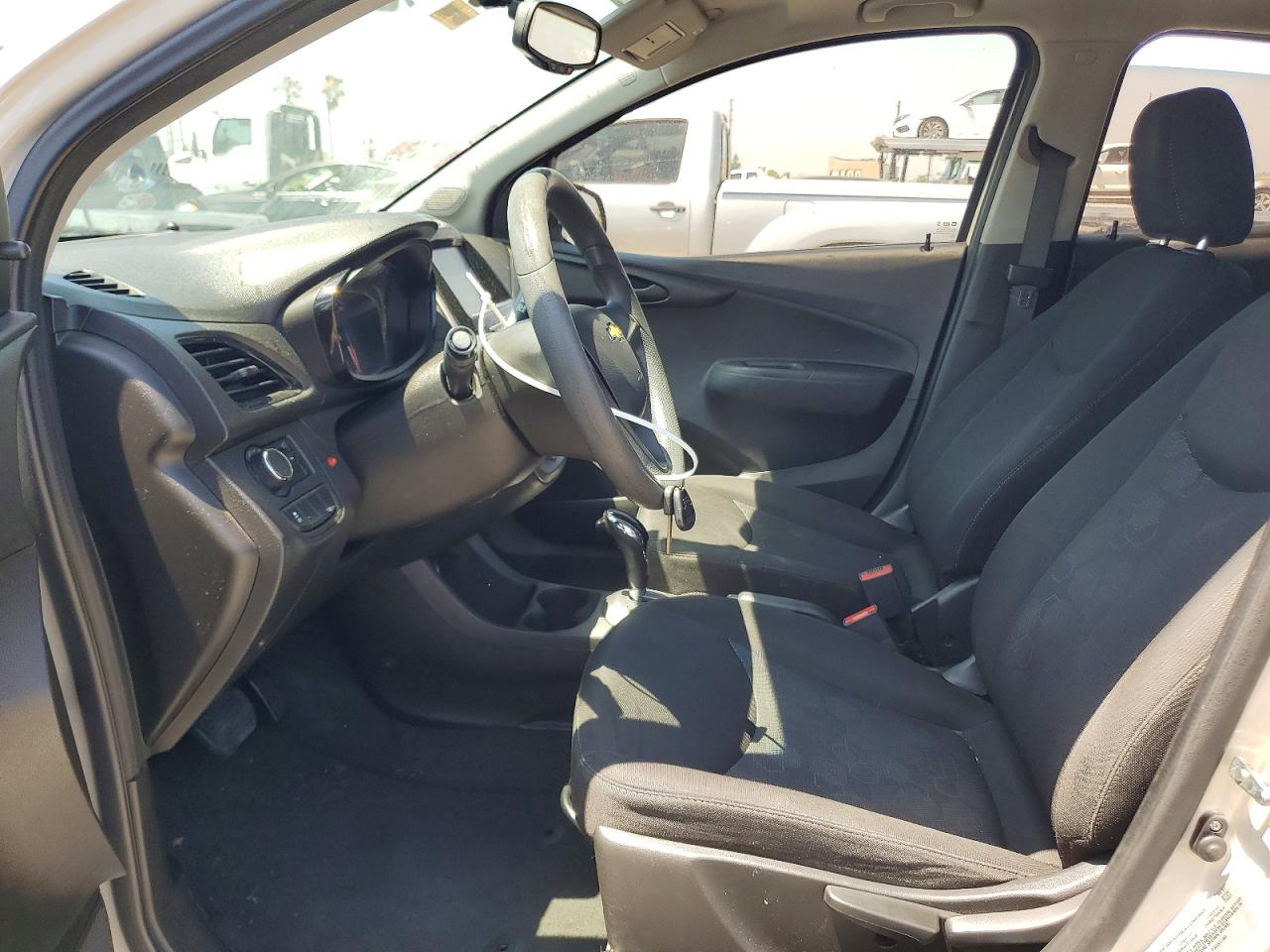 2017 Chevrolet Spark Ls Cream vin: KL8CB6SA3HC840177