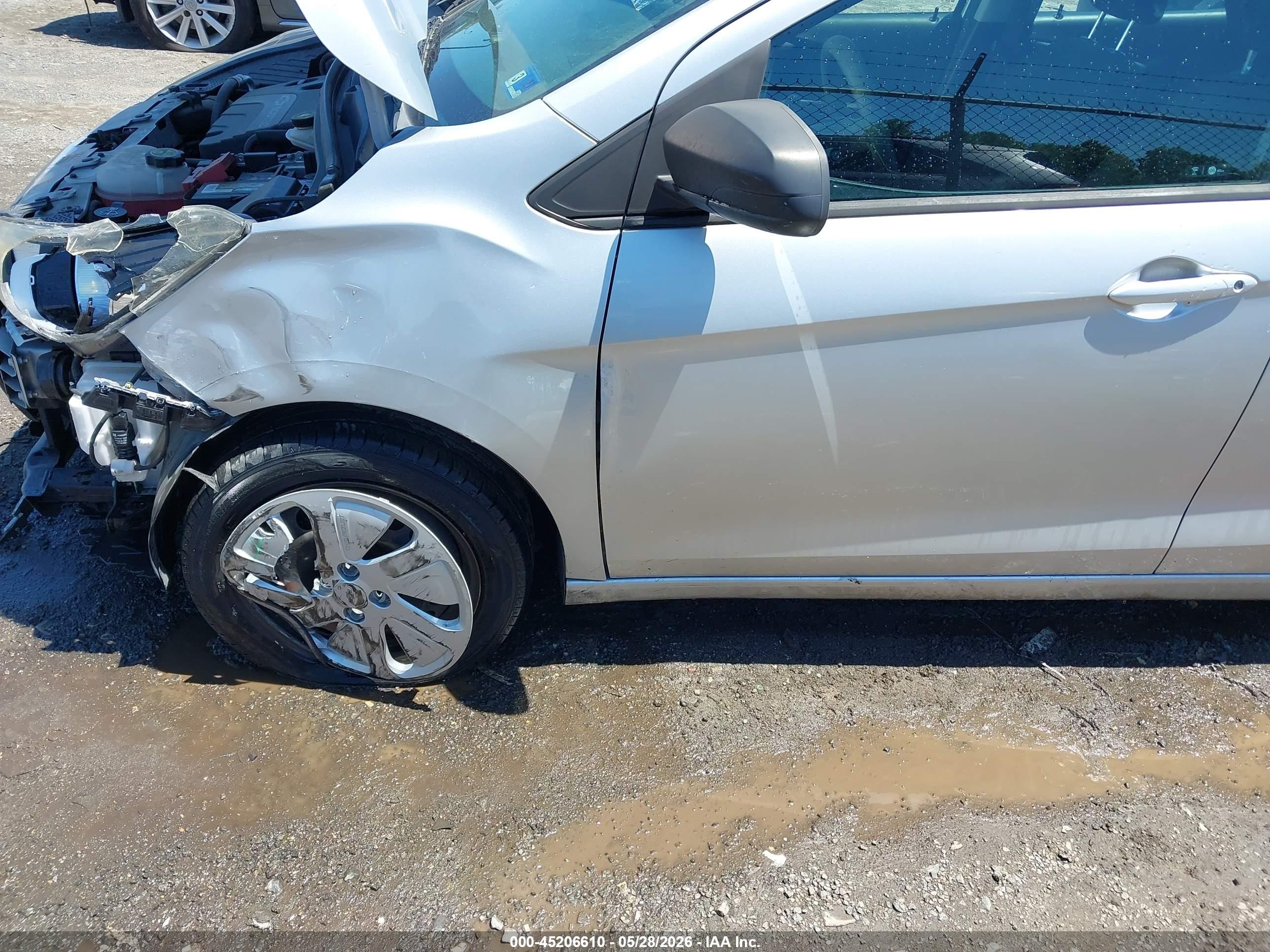2017 Chevrolet Spark Ls Cvt Silver vin: KL8CB6SA7HC744584