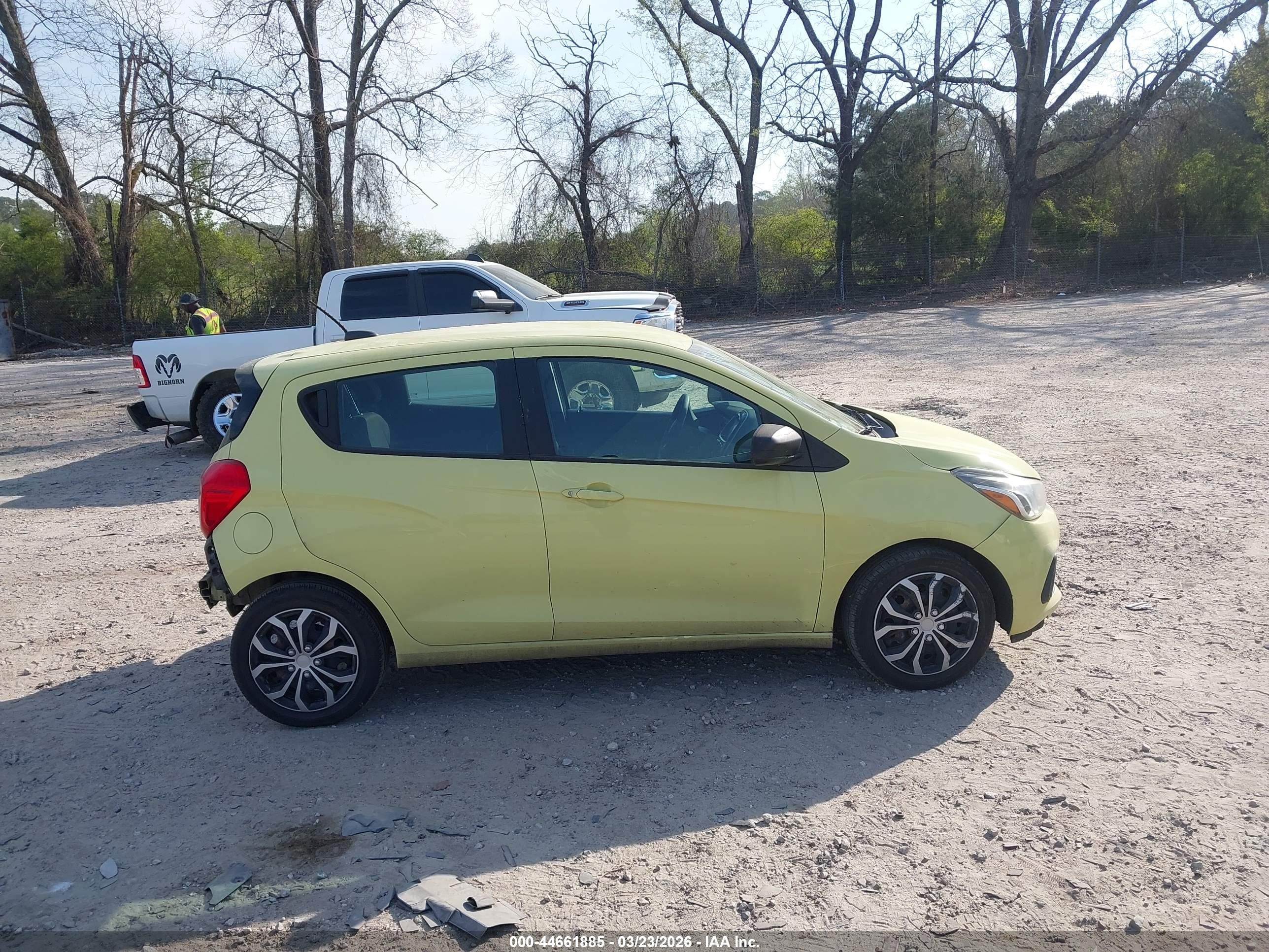 2018 Chevrolet Spark Ls Cvt Yellow vin: KL8CB6SA9JC471699