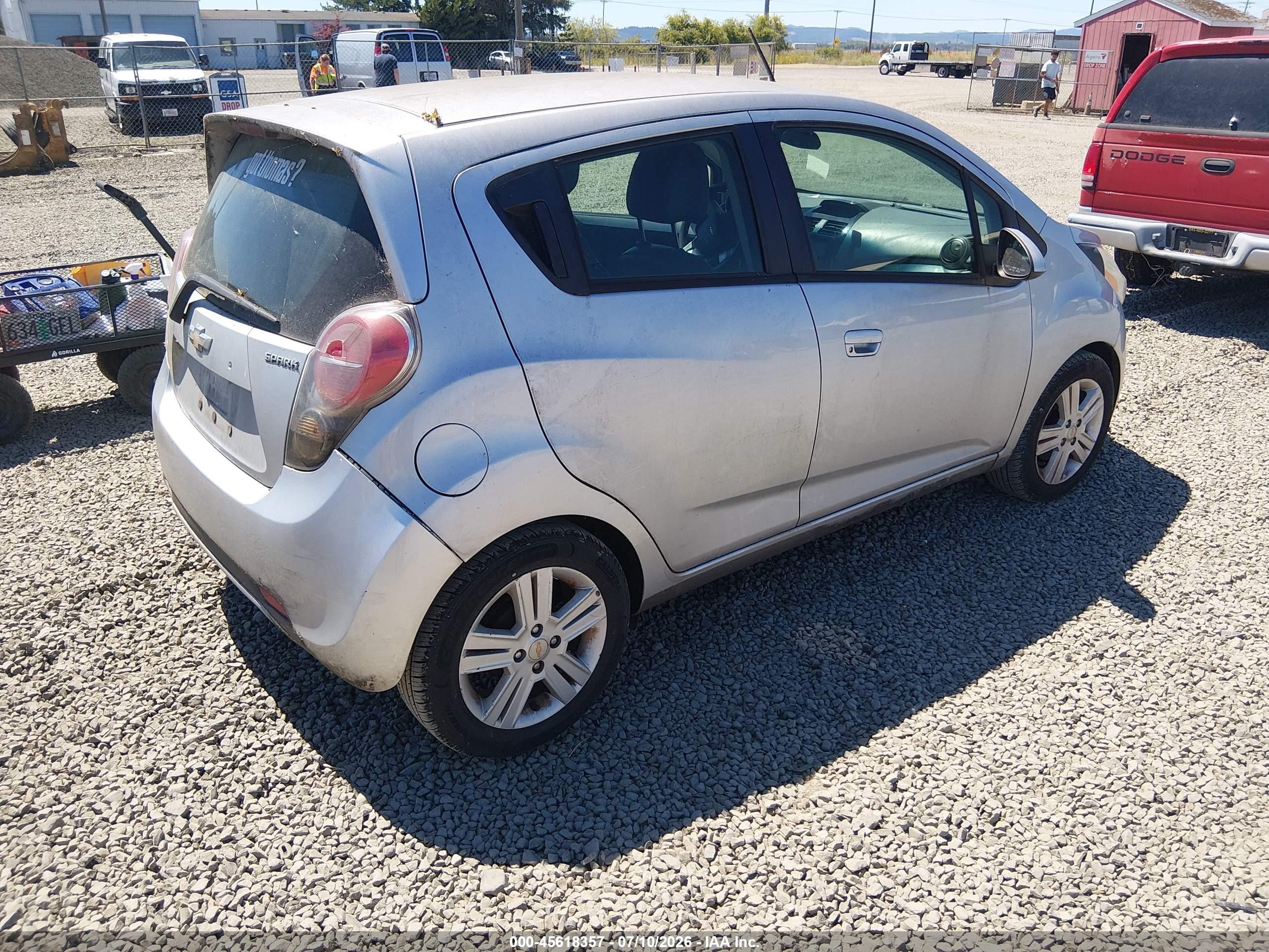 2014 Chevrolet Spark 1lt Auto Серебряный vin: KL8CD6S90EC560812