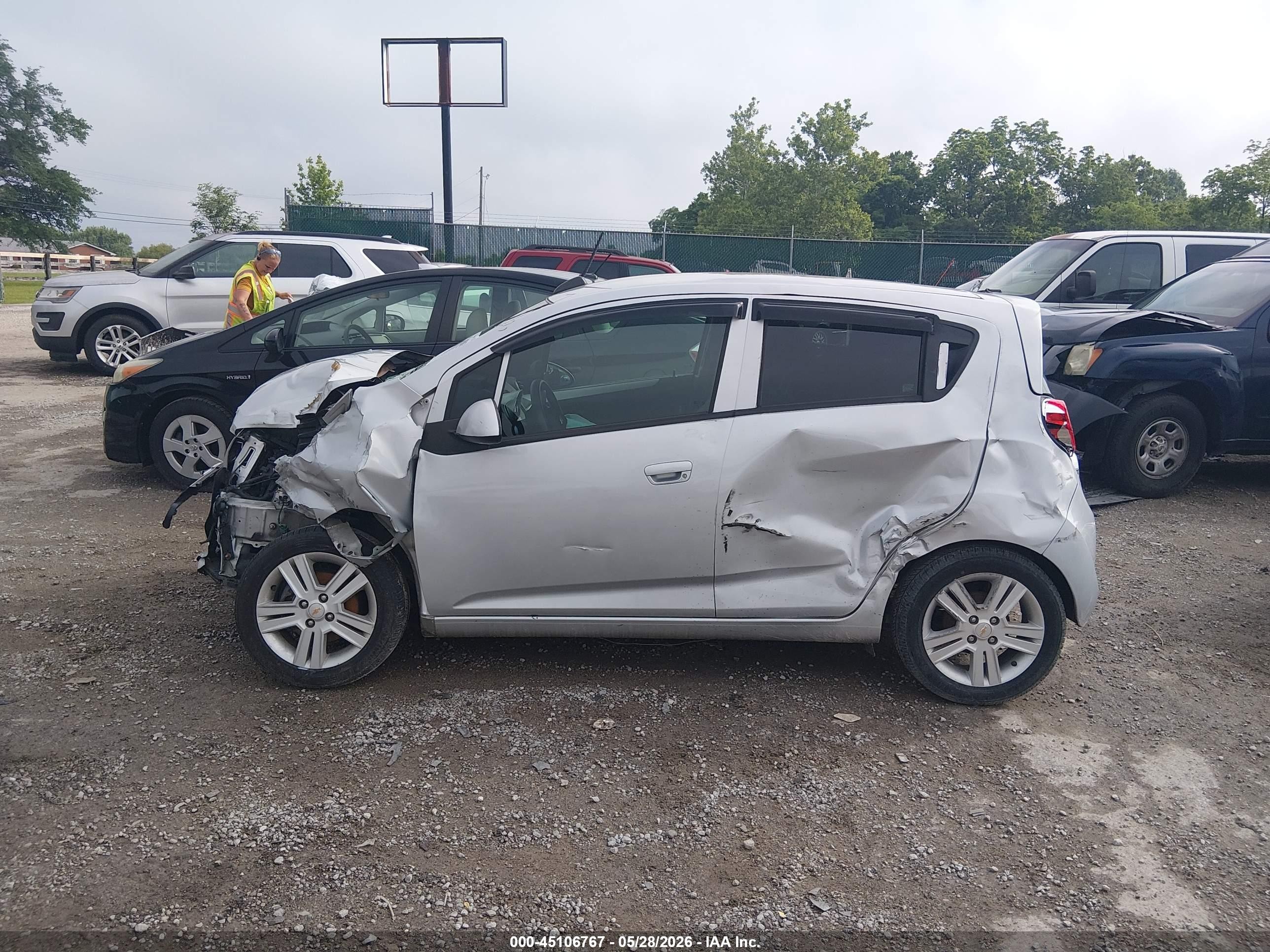 2015 Chevrolet Spark 1lt Cvt Silver vin: KL8CD6S93FC753439