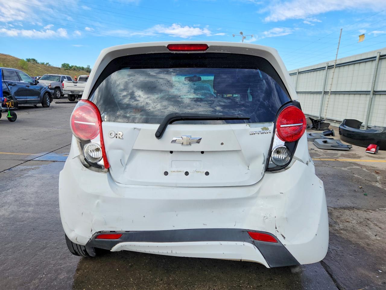 2013 Chevrolet Spark White vin: KL8CD6S95DC567530