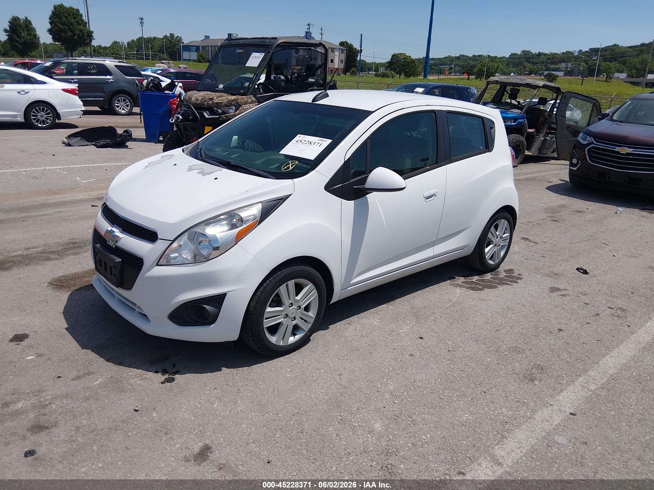 2015 Chevrolet Spark 1lt Cvt Белый vin: KL8CD6S95FC784529