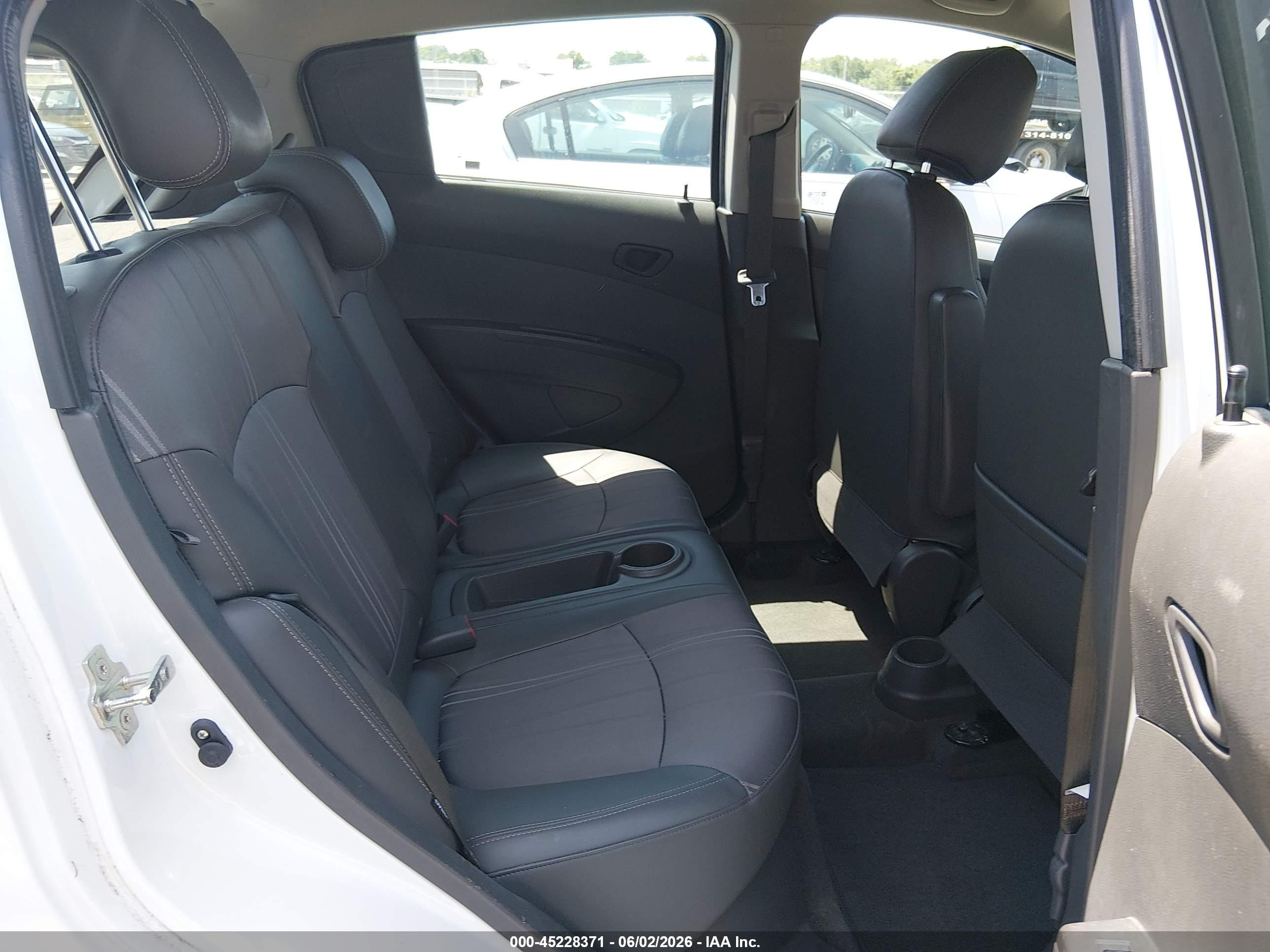 2015 Chevrolet Spark 1lt Cvt Белый vin: KL8CD6S95FC784529