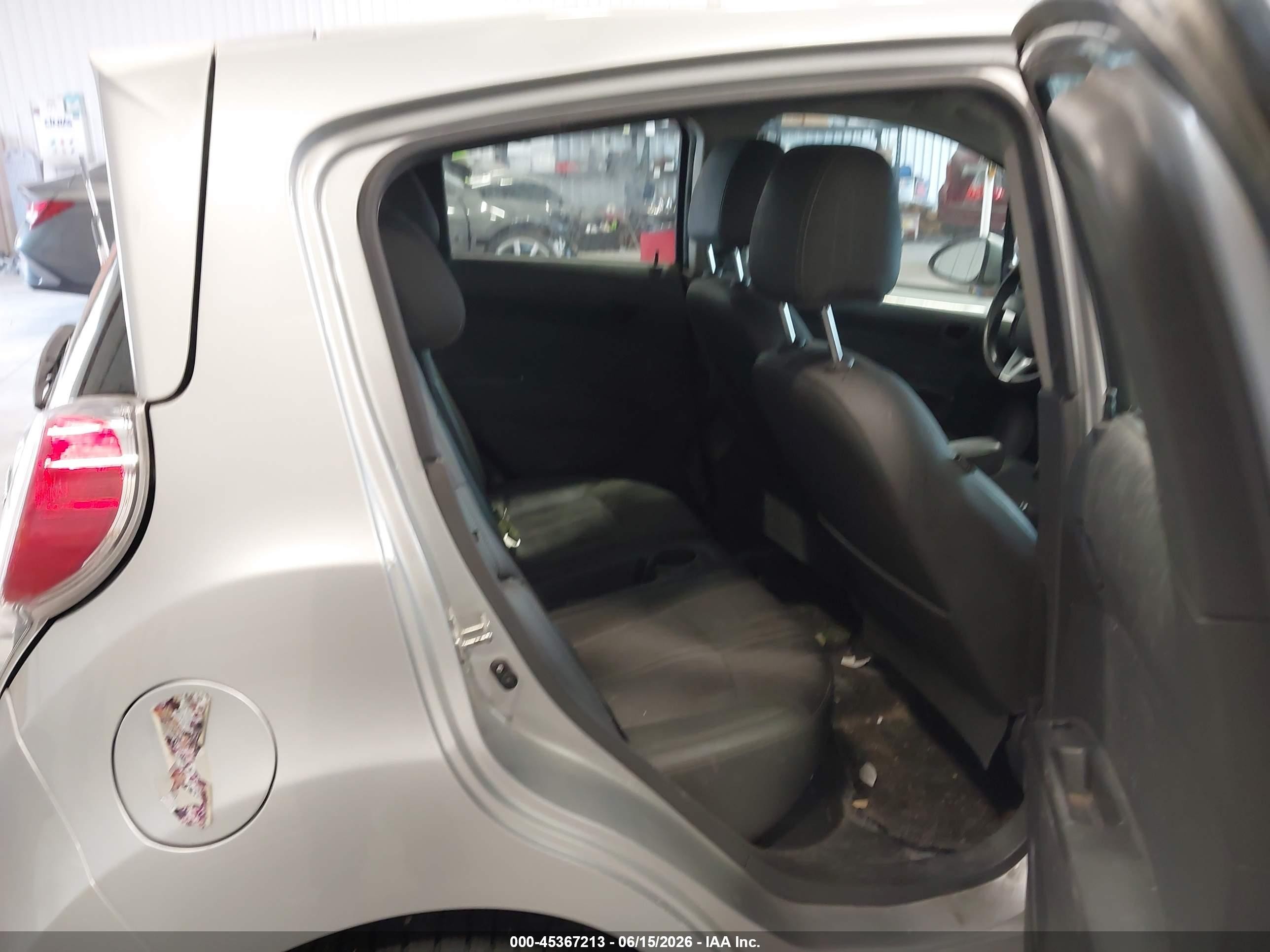 2015 Chevrolet Spark 1lt Cvt Silver vin: KL8CD6S98FC761360