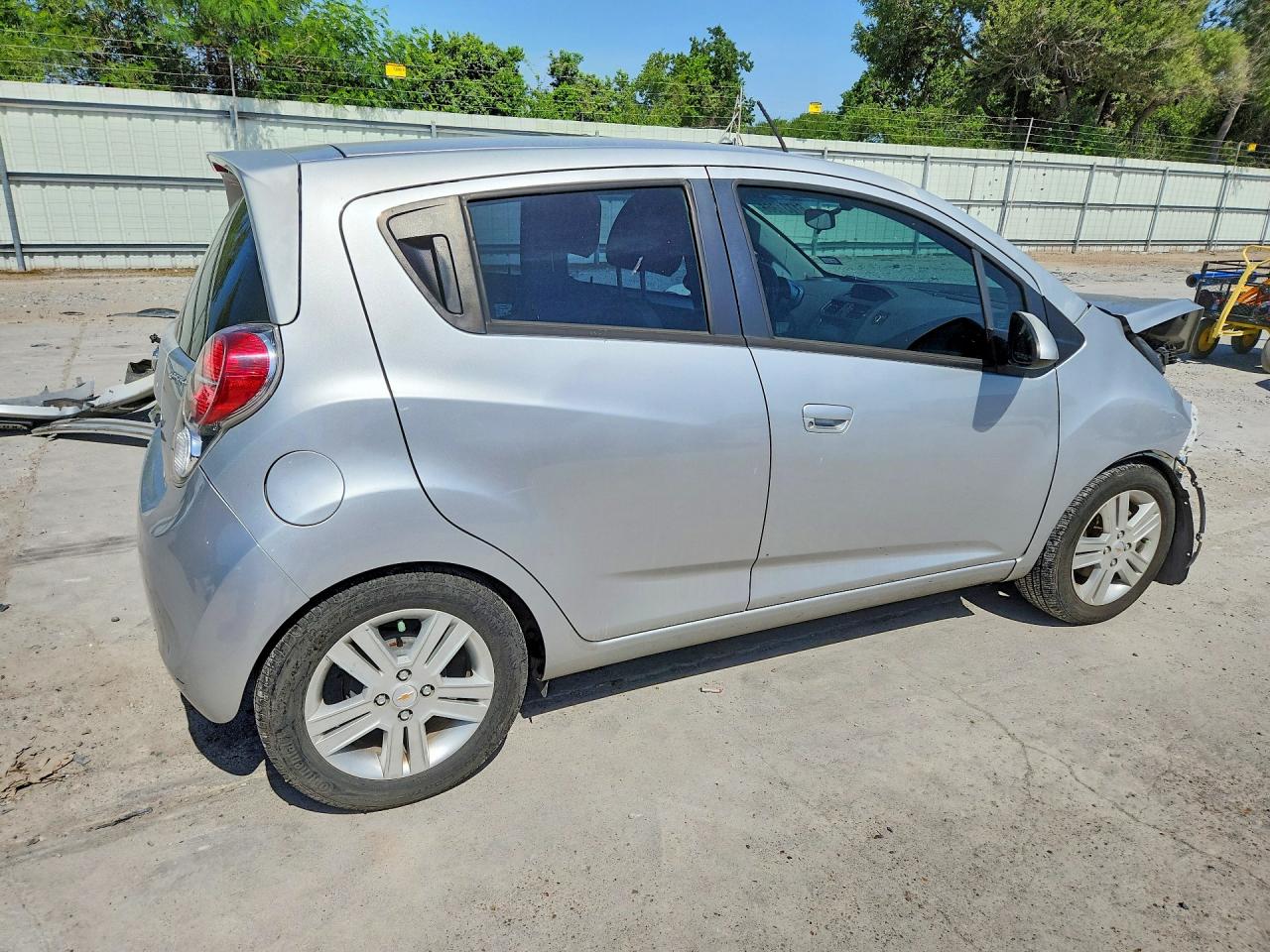 2015 Chevrolet Spark 1lt Silver vin: KL8CD6S98FC761682