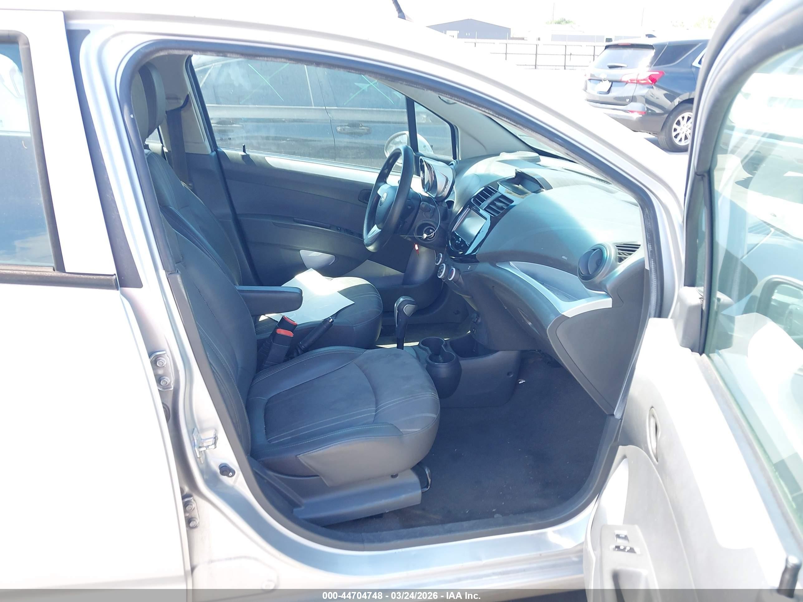 2014 Chevrolet Spark 1lt Auto Серебряный vin: KL8CD6S9XEC513531