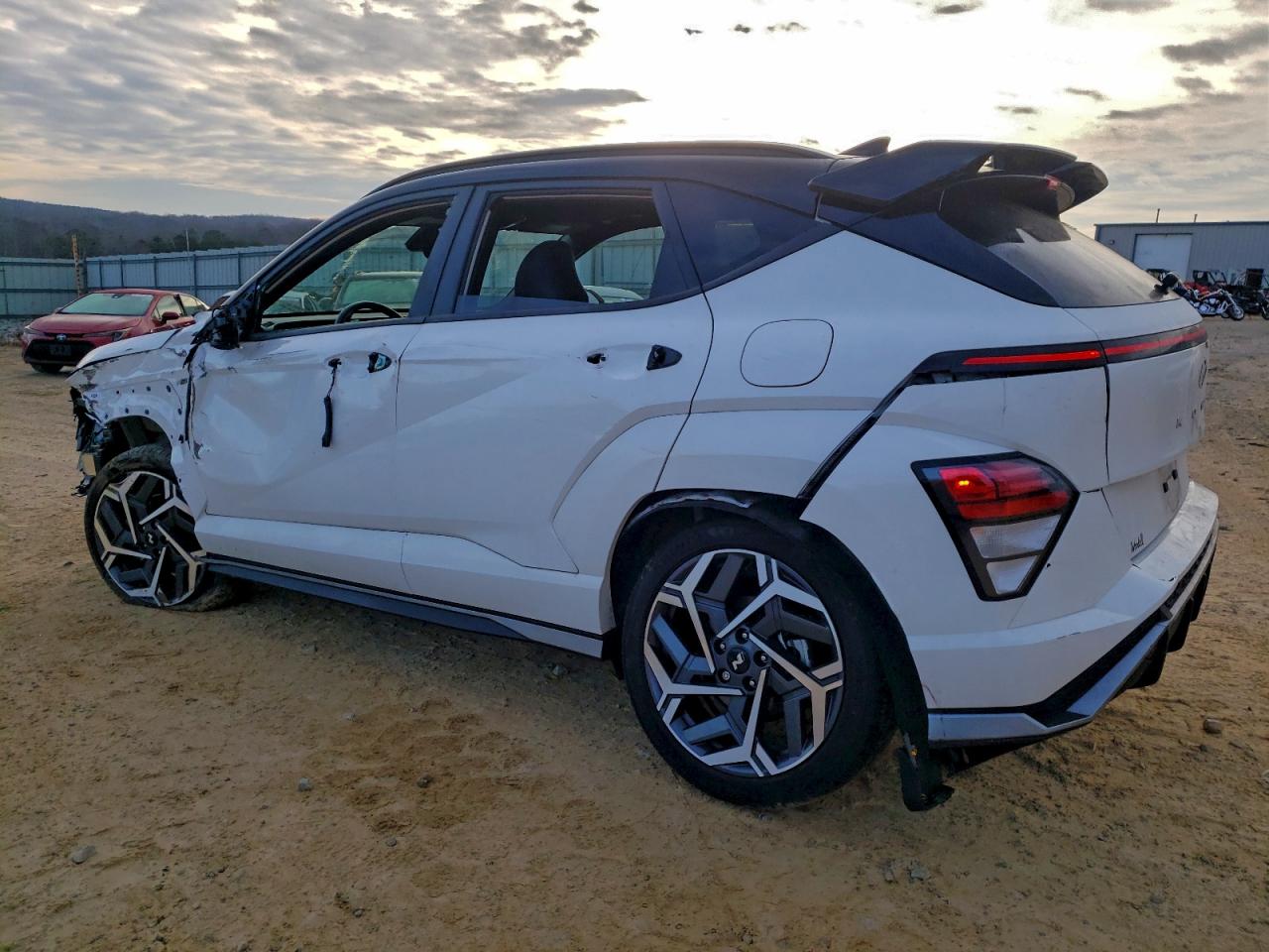 2024 Hyundai Kona N Line Белый vin: KM8HACA33RU118409