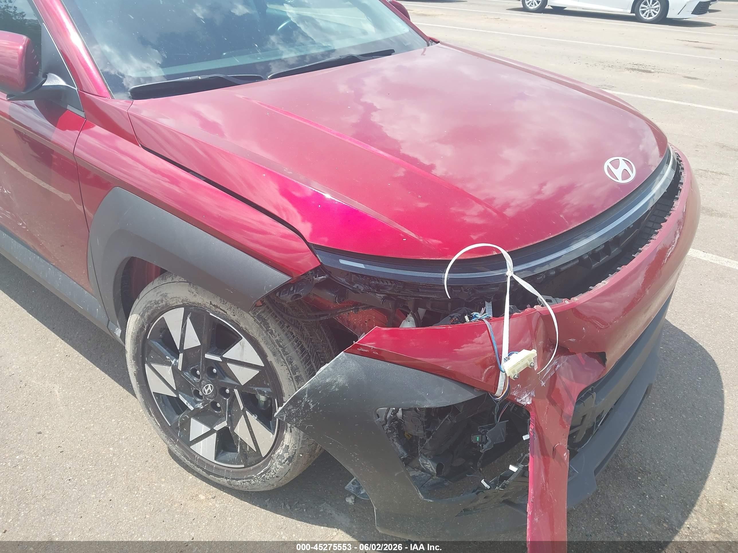 2025 Hyundai Kona Sel Burgundy vin: KM8HB3AB2SU205051