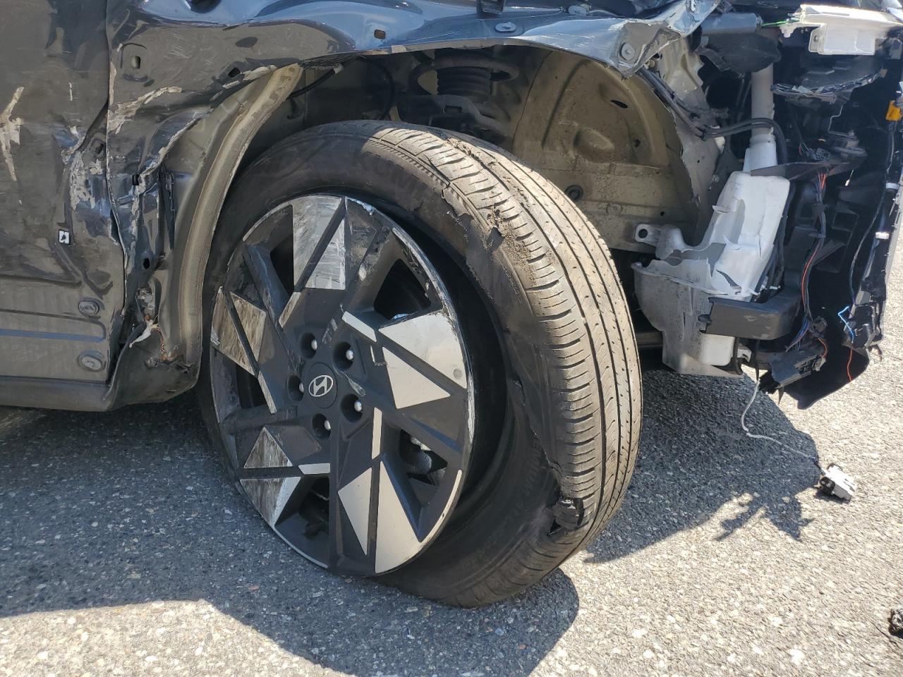 2025 Hyundai Kona Sel Gray vin: KM8HB3ABXSU290060 Damage: Right Front Wheel, Broken, Replacement Required
