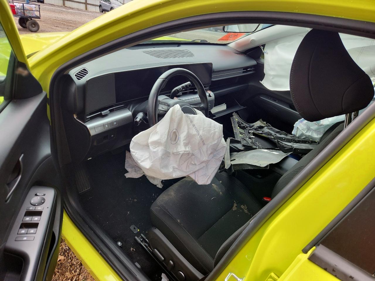 2024 Hyundai Kona Yellow vin: KM8HBCAB1RU159853