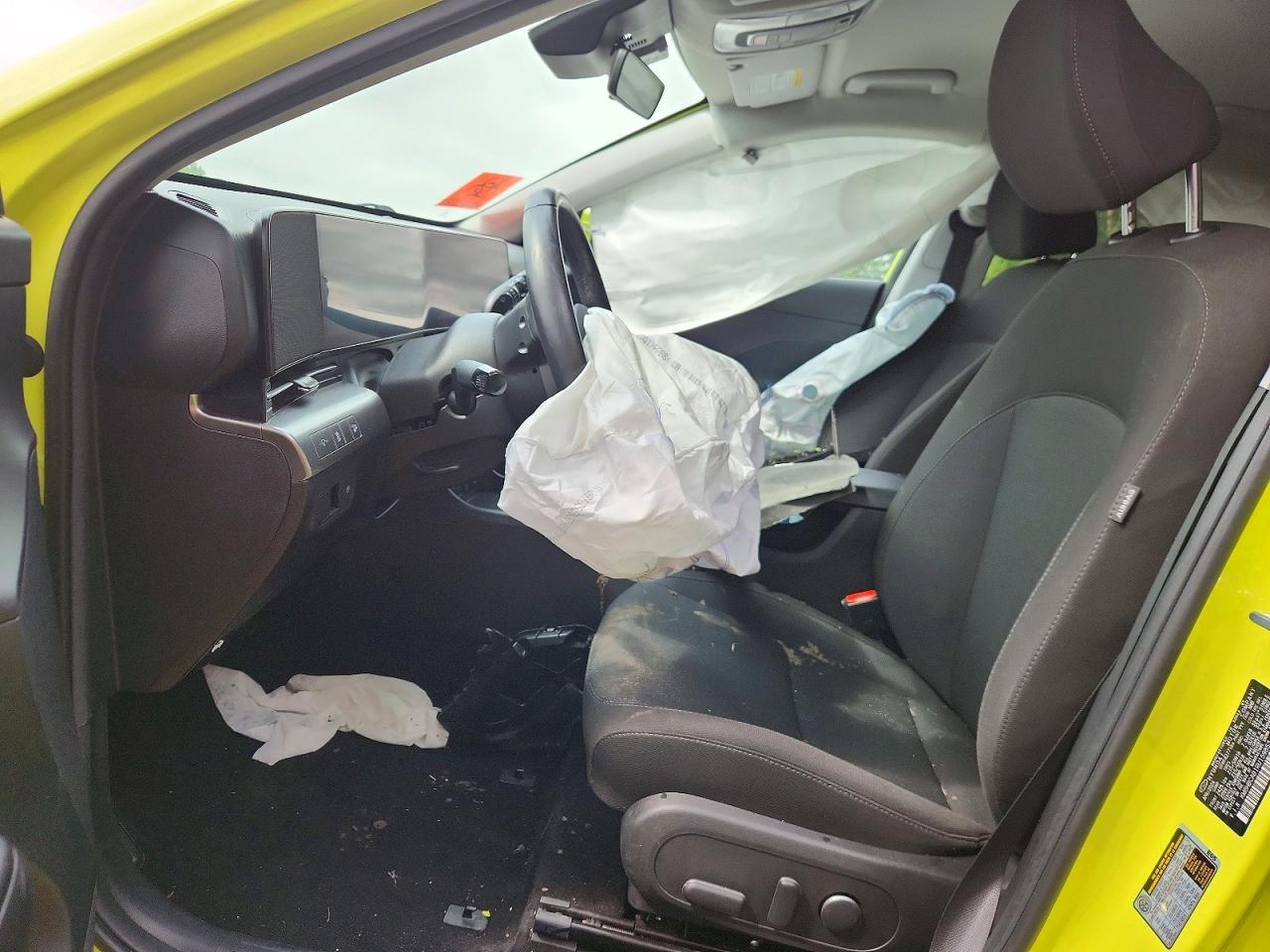 2024 Hyundai Kona Yellow vin: KM8HBCAB1RU159853