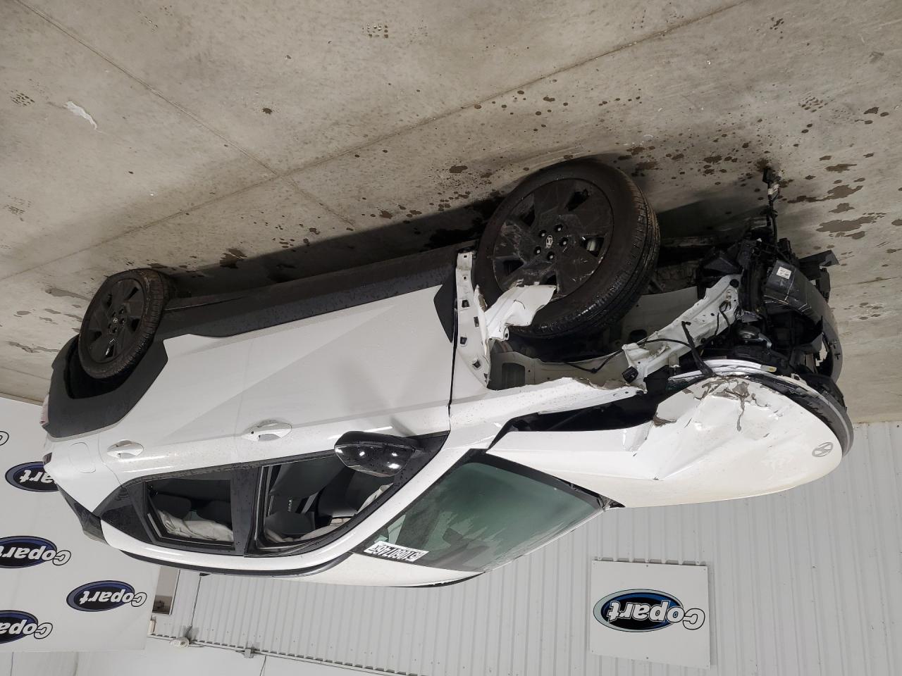 2026 Hyundai Kona Sel Sport Белый vin: KM8HF3AB8TU358054 Damage: Left Front Fender, Severe Damage, Replacement Required