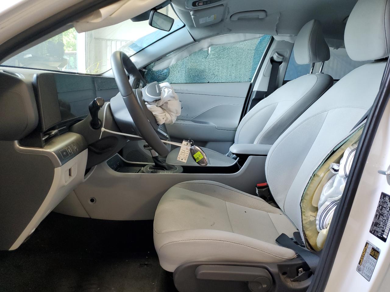2026 Hyundai Kona Sel Sport Белый vin: KM8HF3AB8TU358054 Damage: Airbag - Front Left, Deployed, Replacement Required