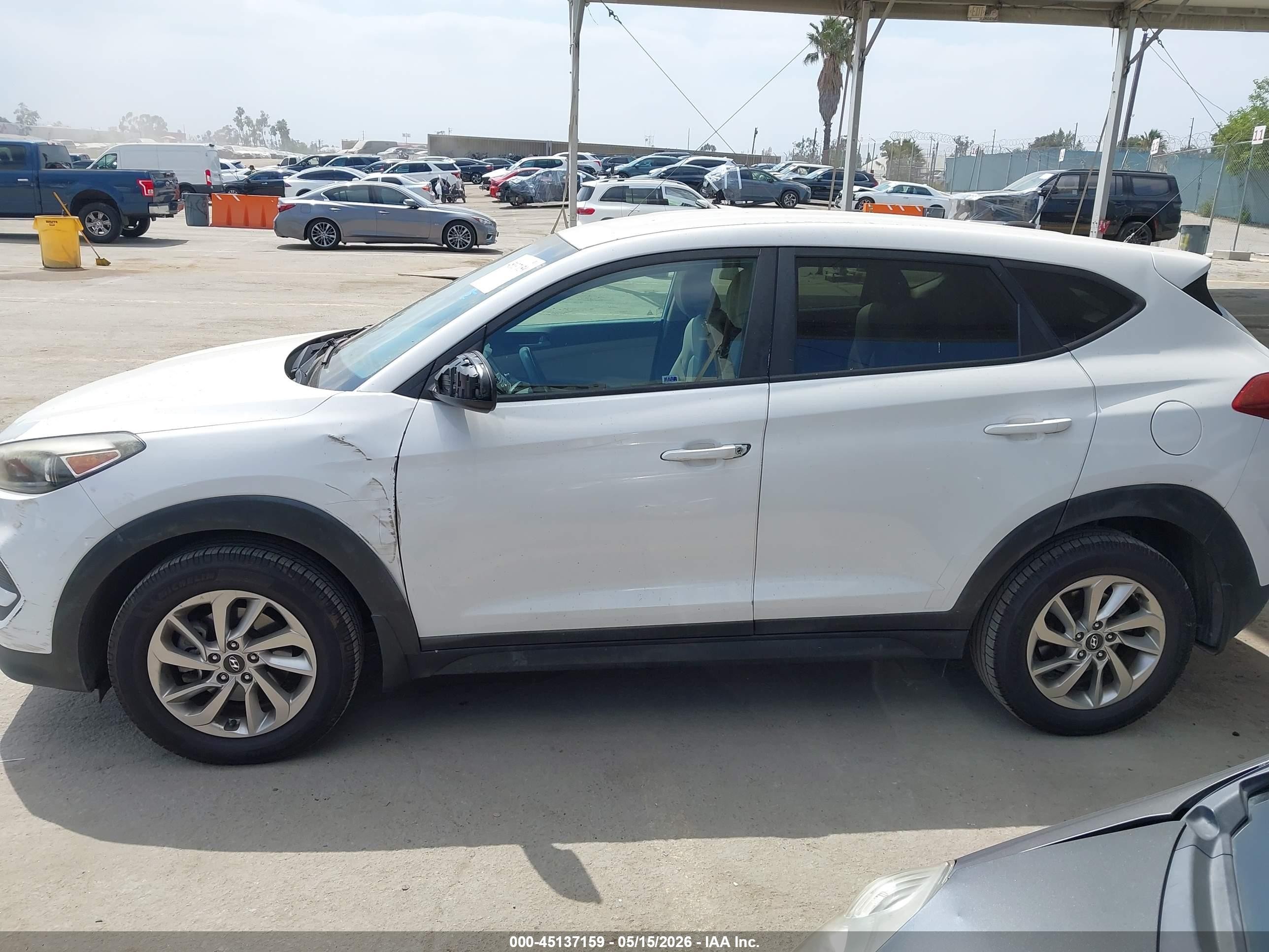 2016 Hyundai Tucson Se White vin: KM8J23A40GU248006