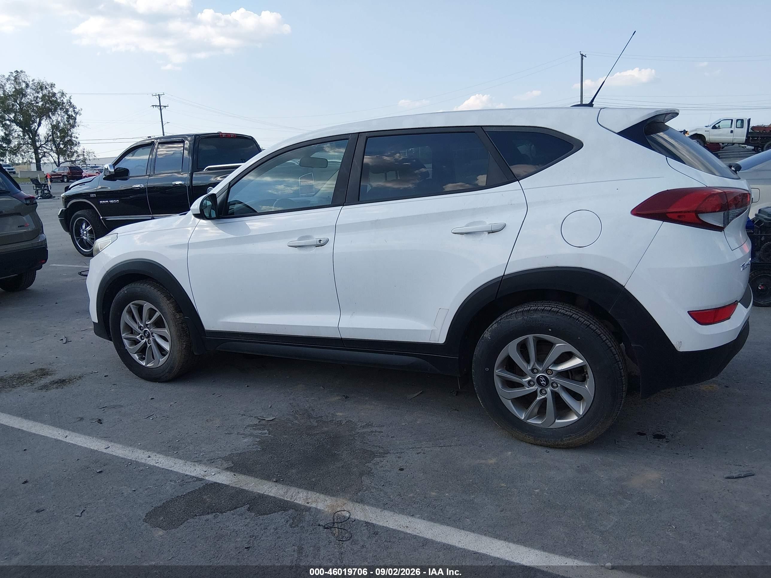 2017 Hyundai Tucson Se White vin: KM8J23A40HU369345