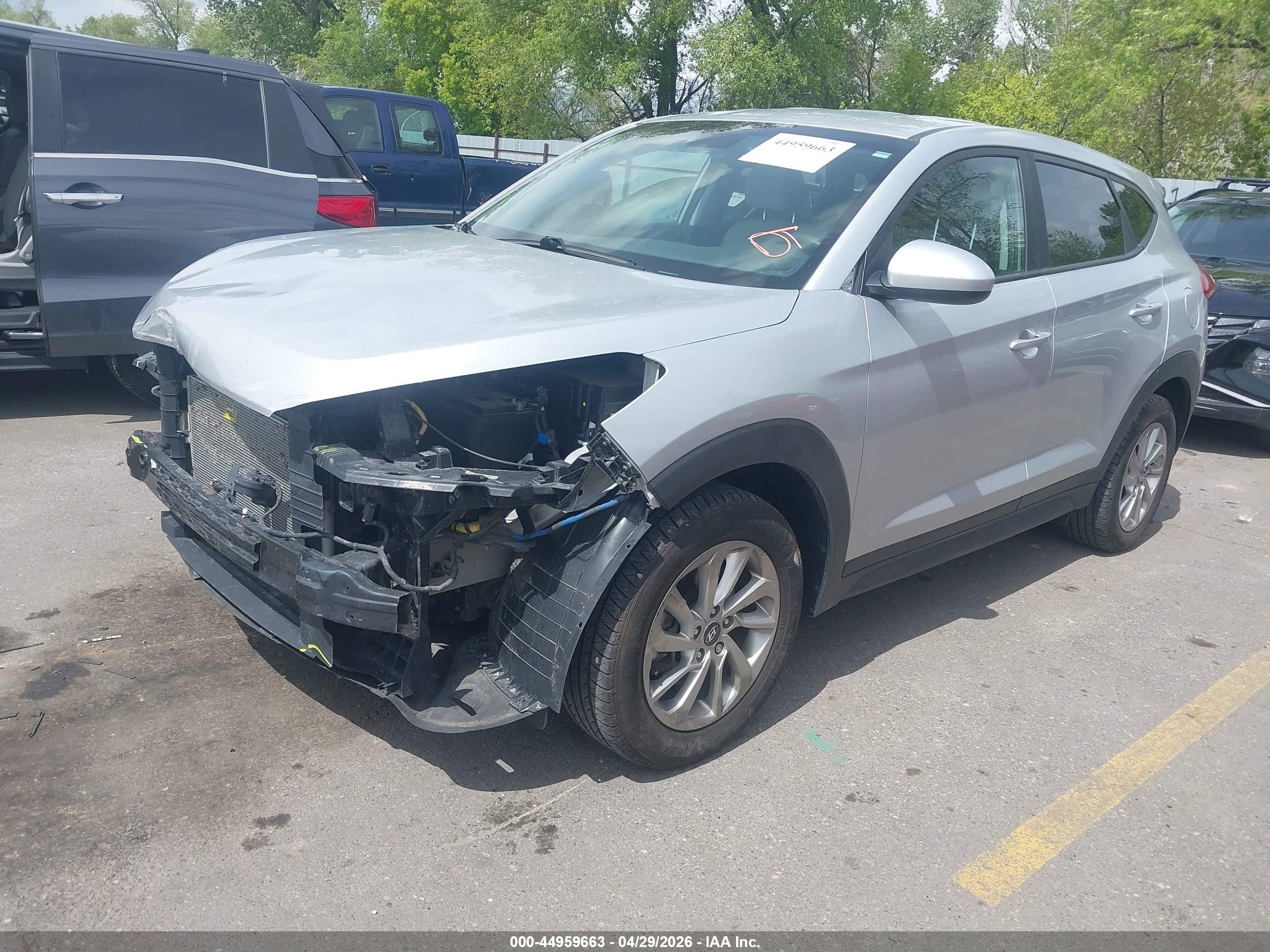 2018 Hyundai Tucson Se Серебряный vin: KM8J2CA40JU717506