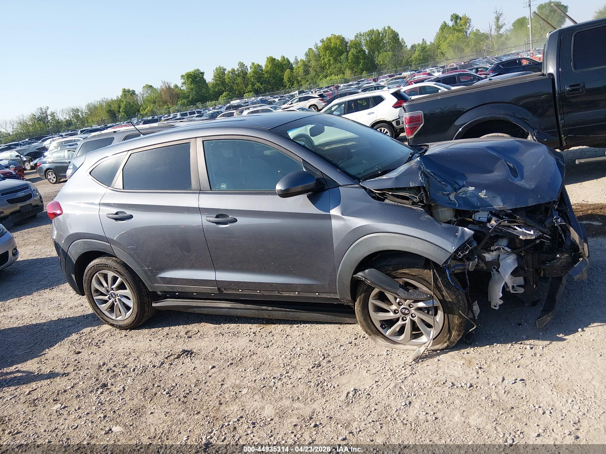 2018 Hyundai Tucson Se Gray vin: KM8J2CA41JU631489