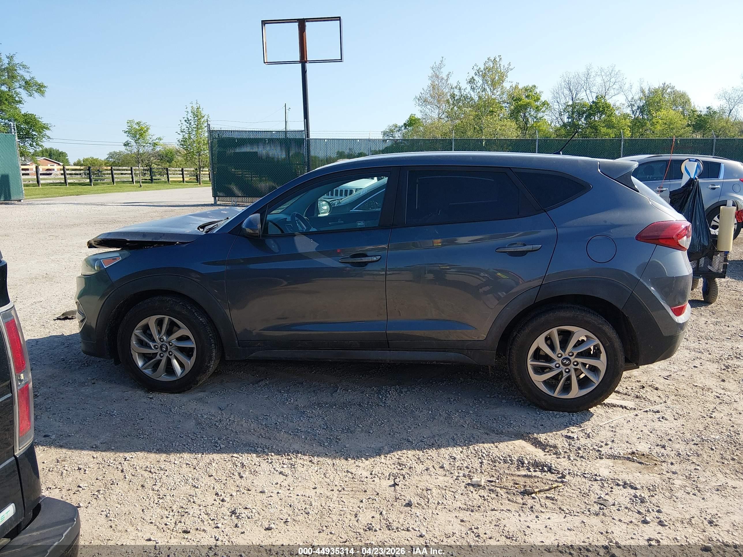 2018 Hyundai Tucson Se Gray vin: KM8J2CA41JU631489