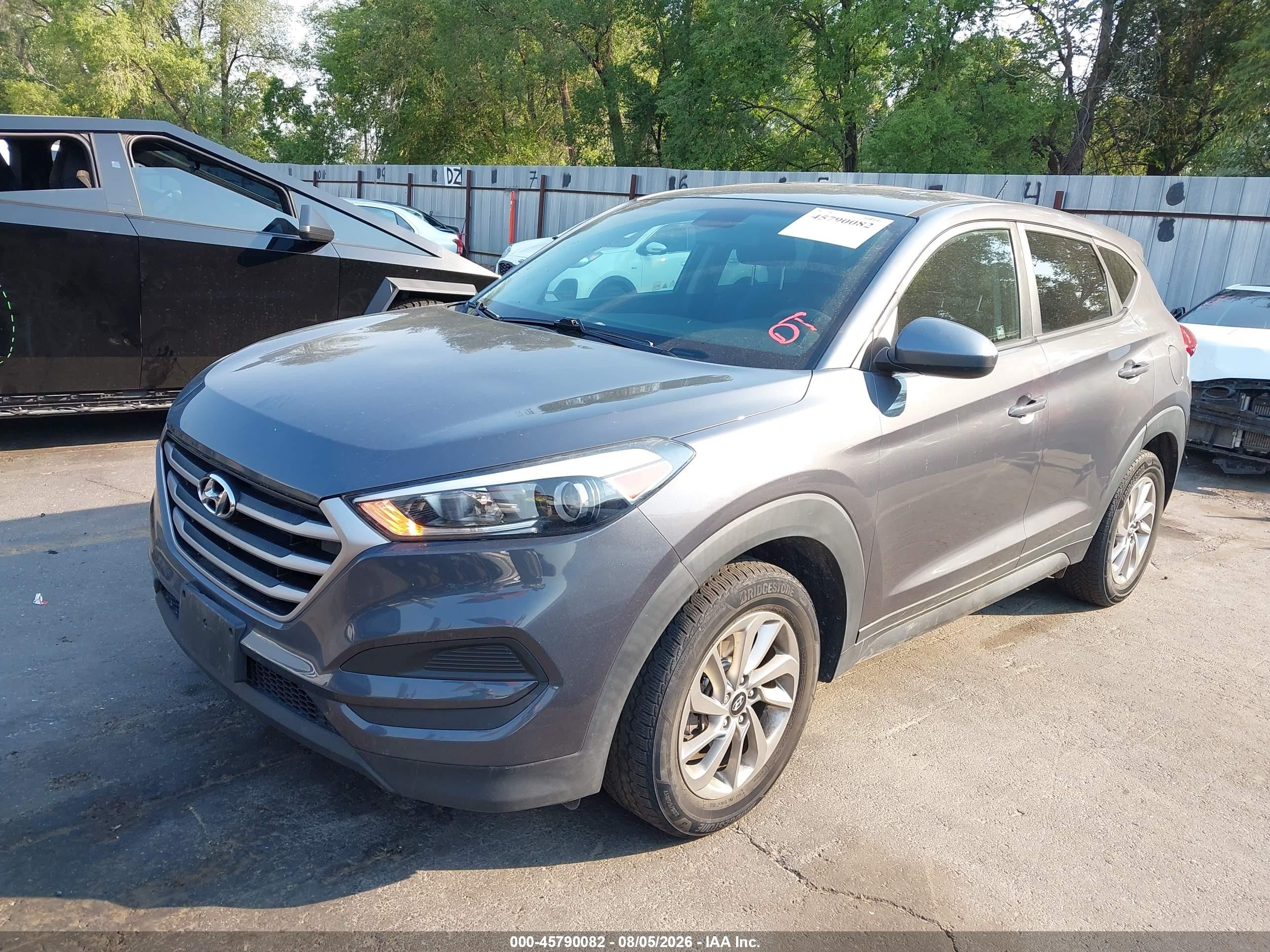 2018 Hyundai Tucson Se Gray vin: KM8J2CA45JU617059
