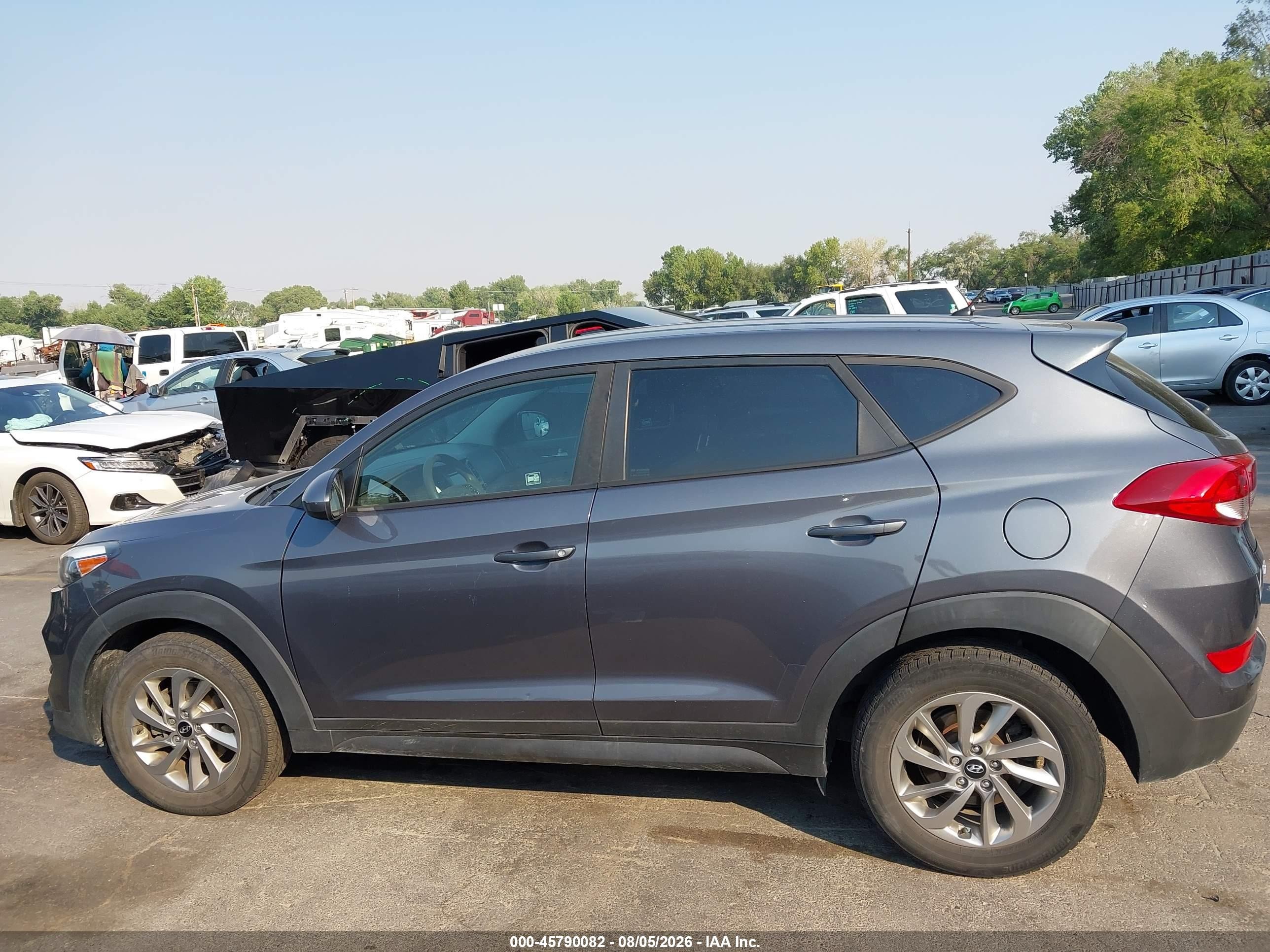 2018 Hyundai Tucson Se Gray vin: KM8J2CA45JU617059